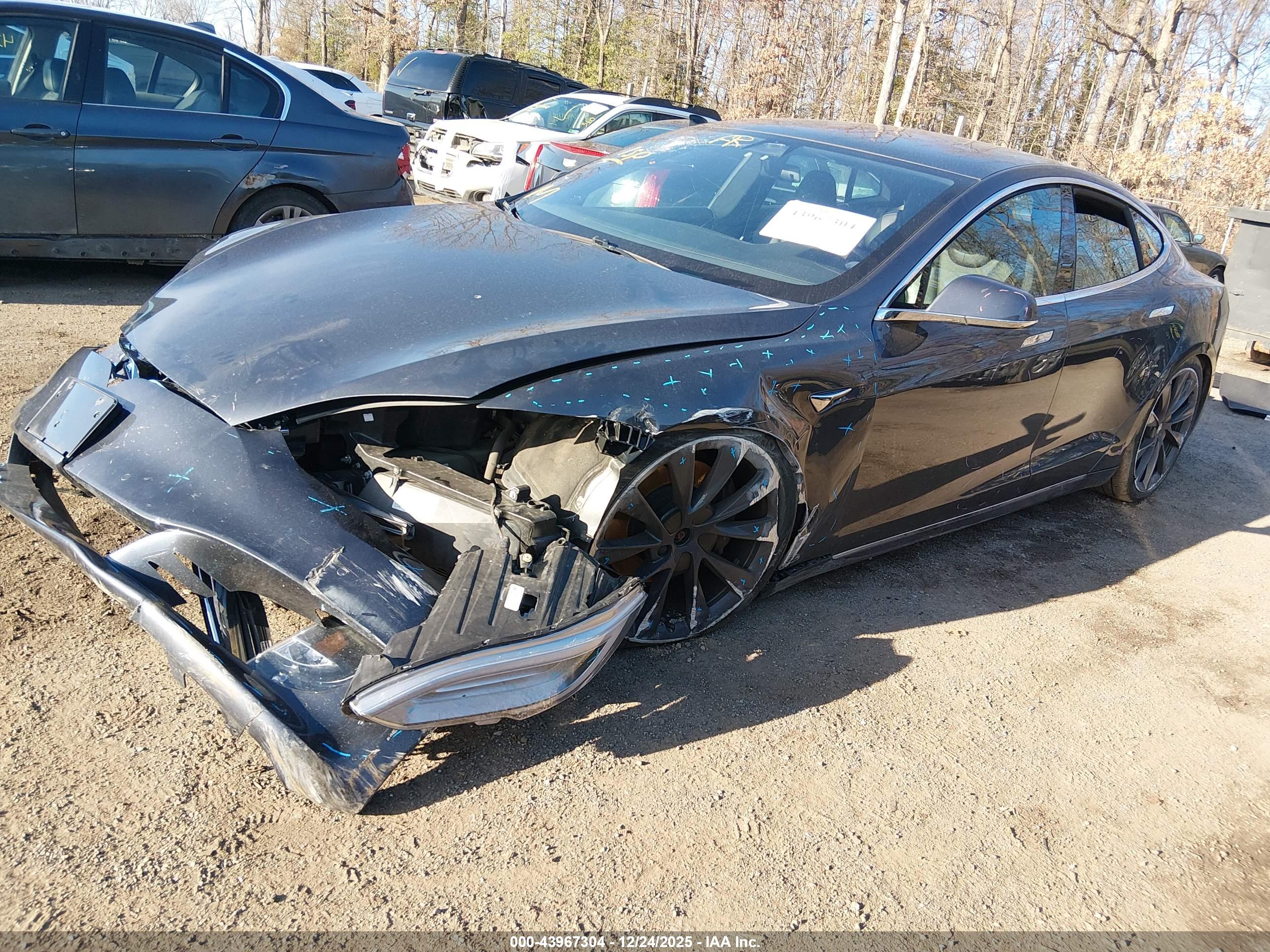TESLA MODEL image 2
