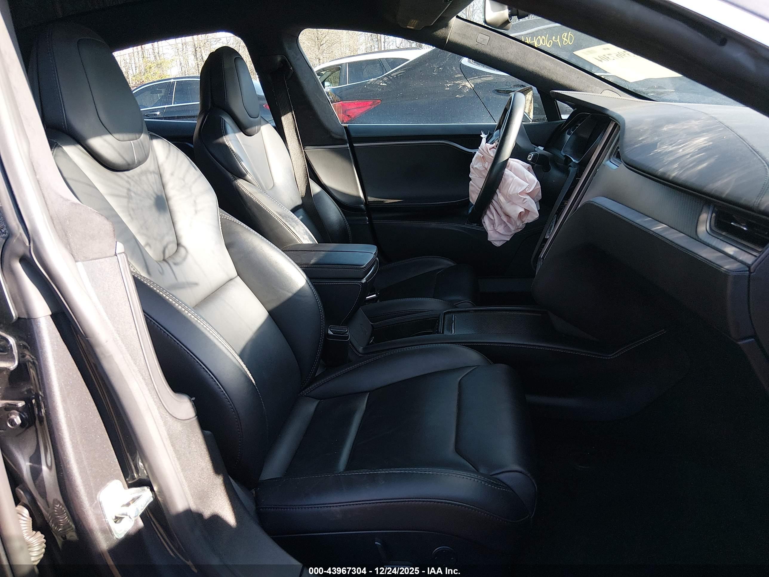 TESLA MODEL image 5
