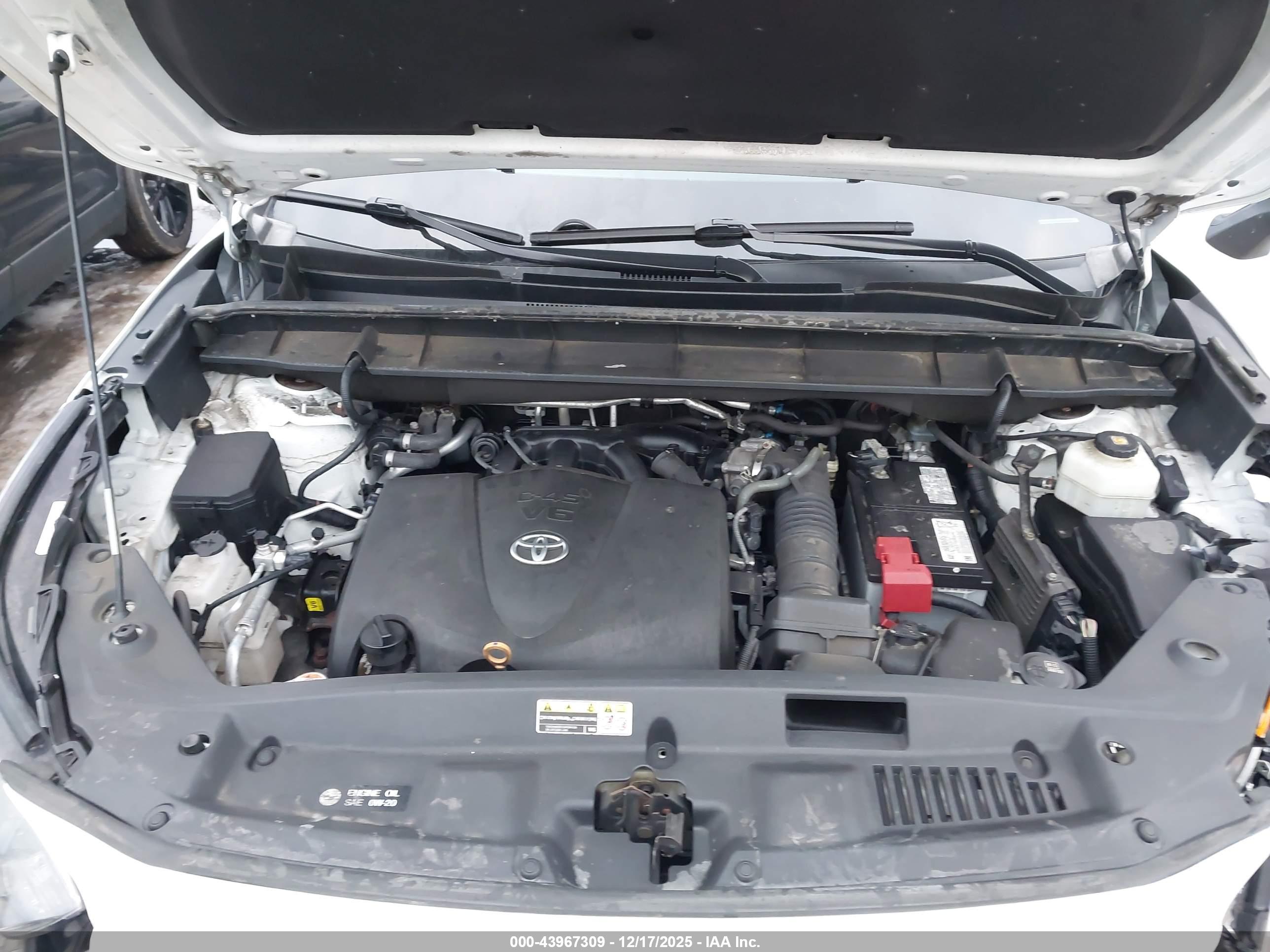 TOYOTA HIGHLANDER image 10