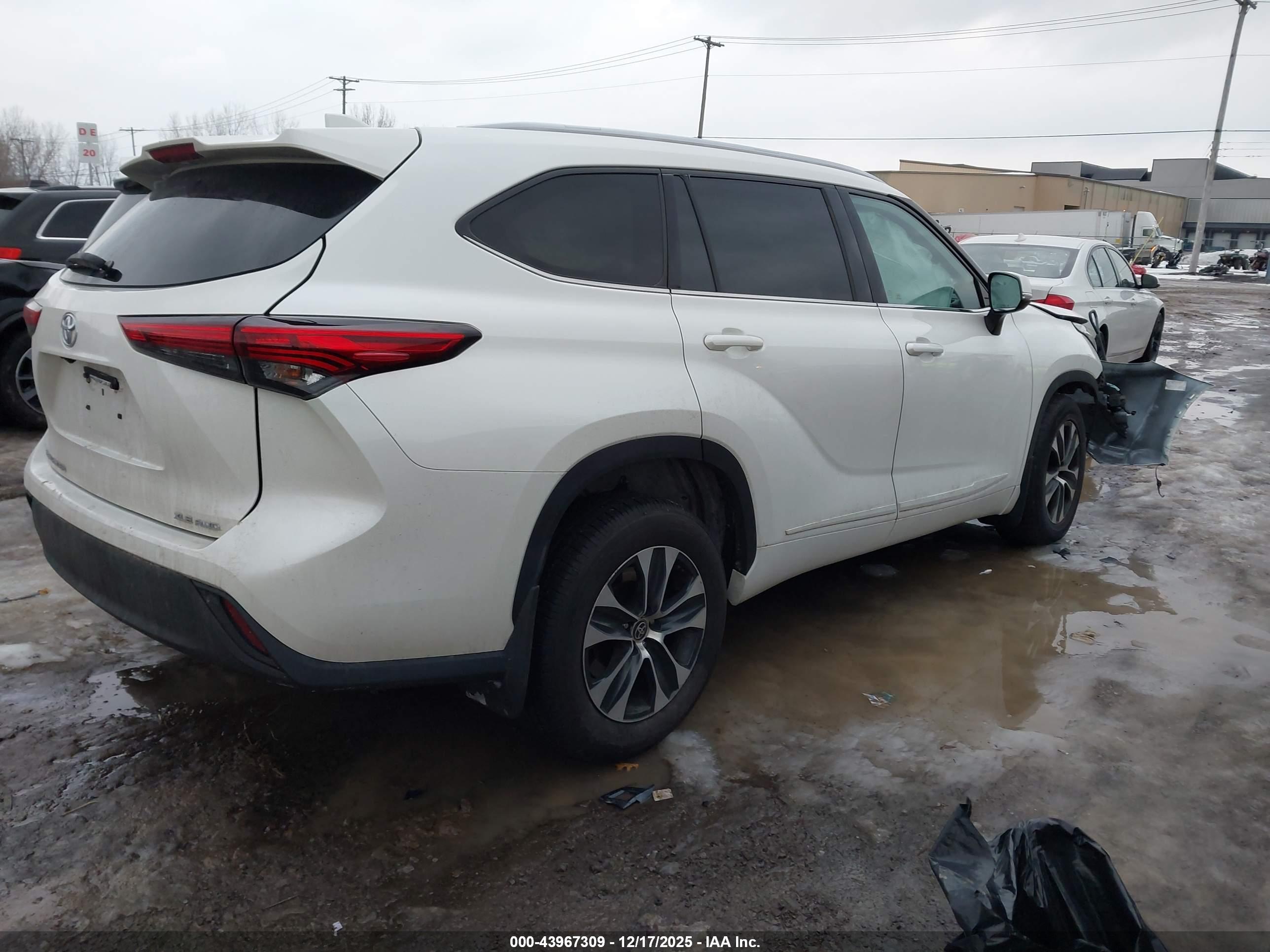 TOYOTA HIGHLANDER image 4
