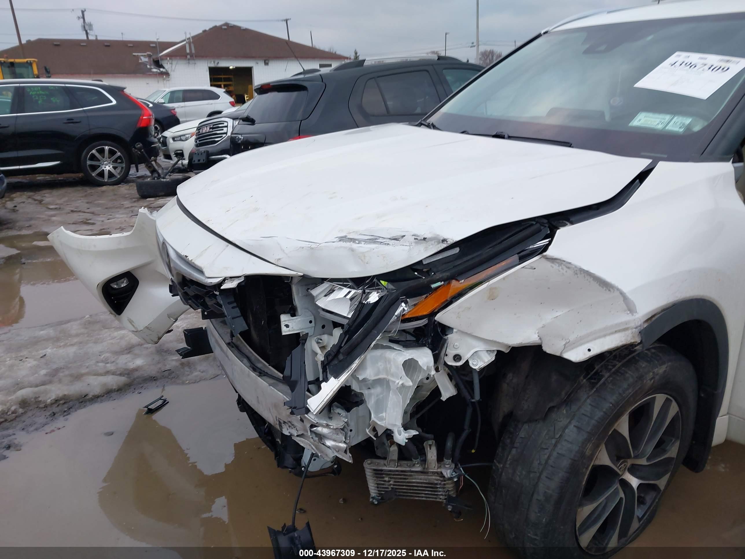 TOYOTA HIGHLANDER image 6