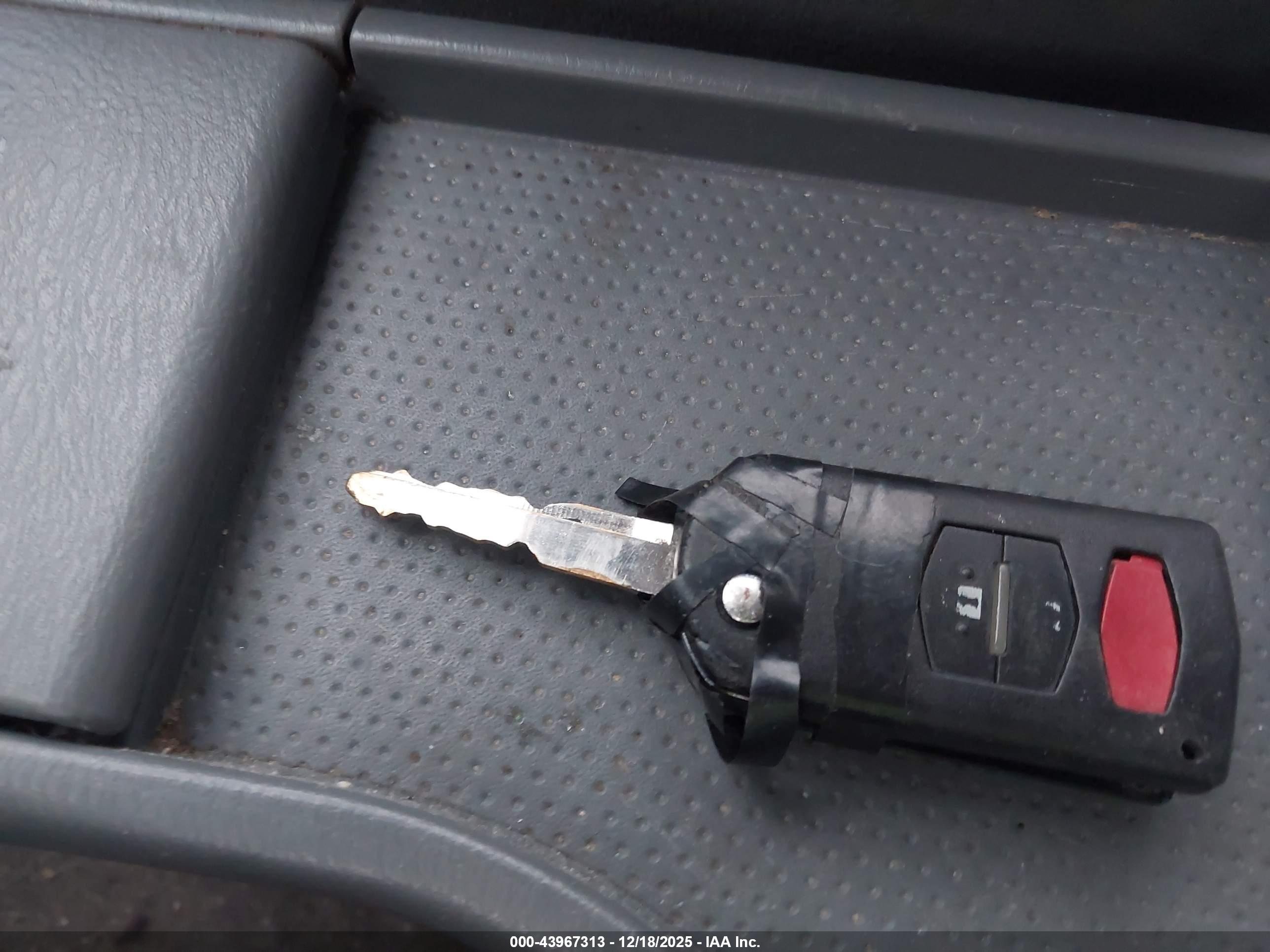 MAZDA MPV image 11