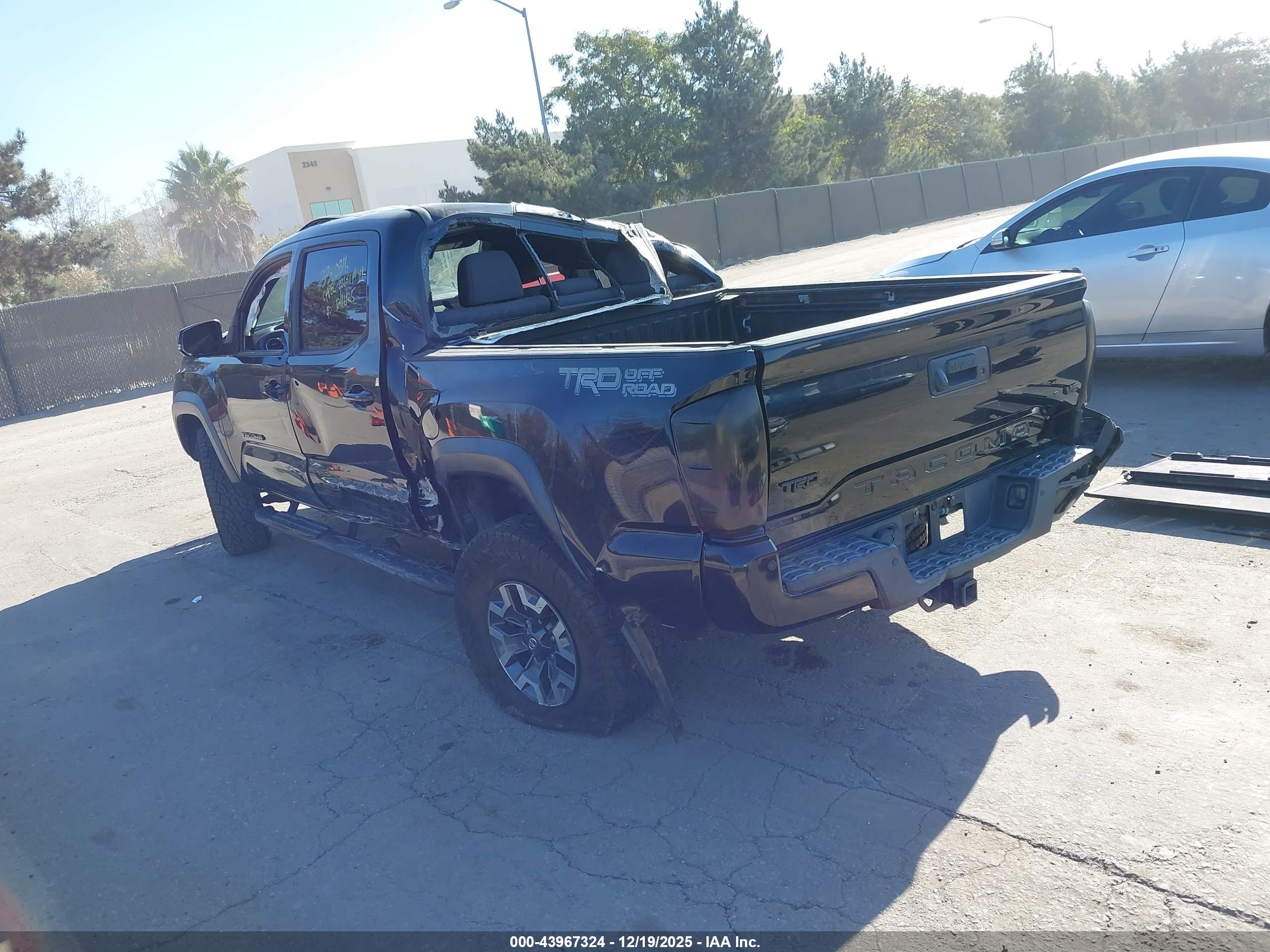TOYOTA TACOMA image 3