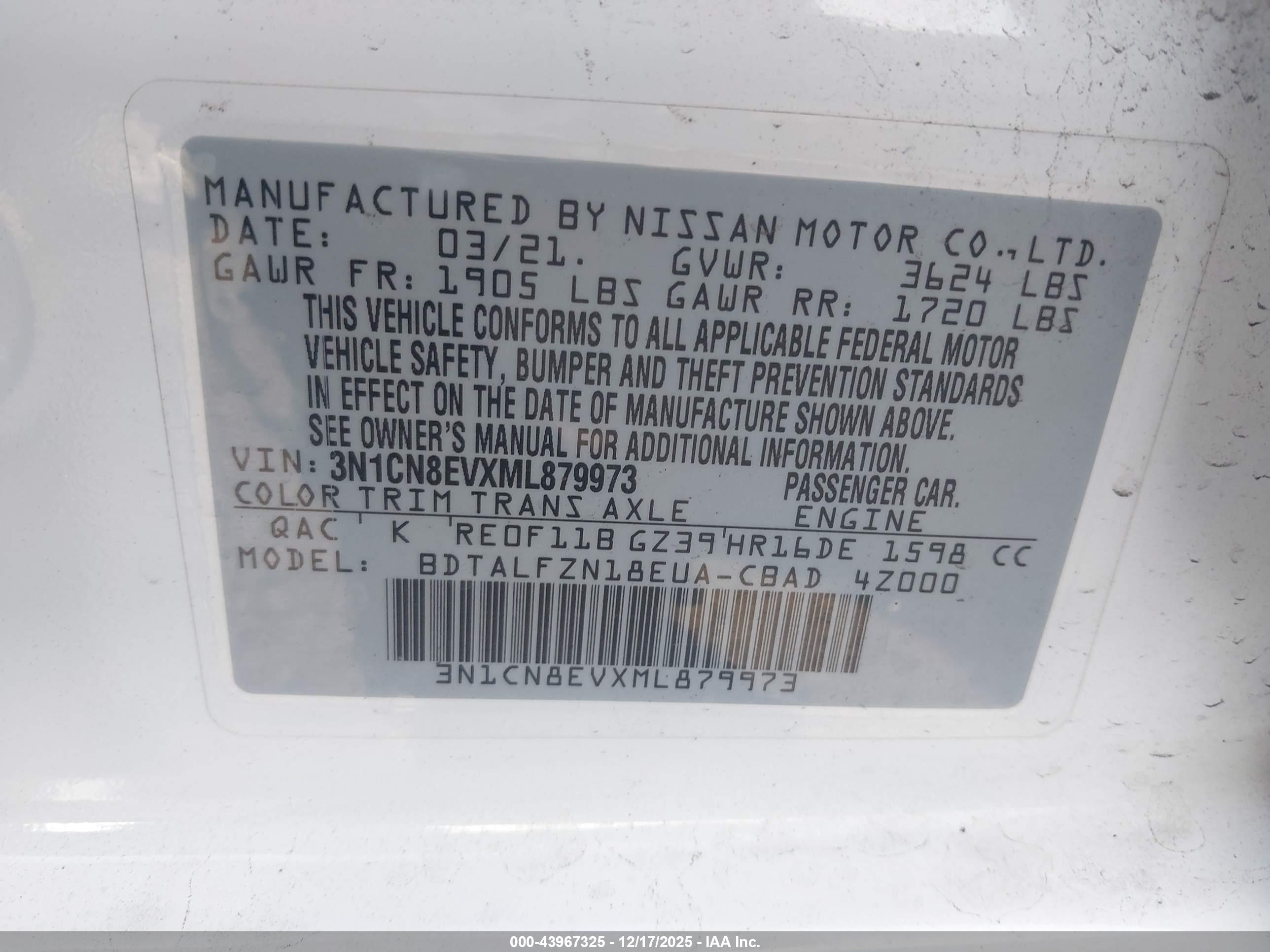 NISSAN VERSA image 9