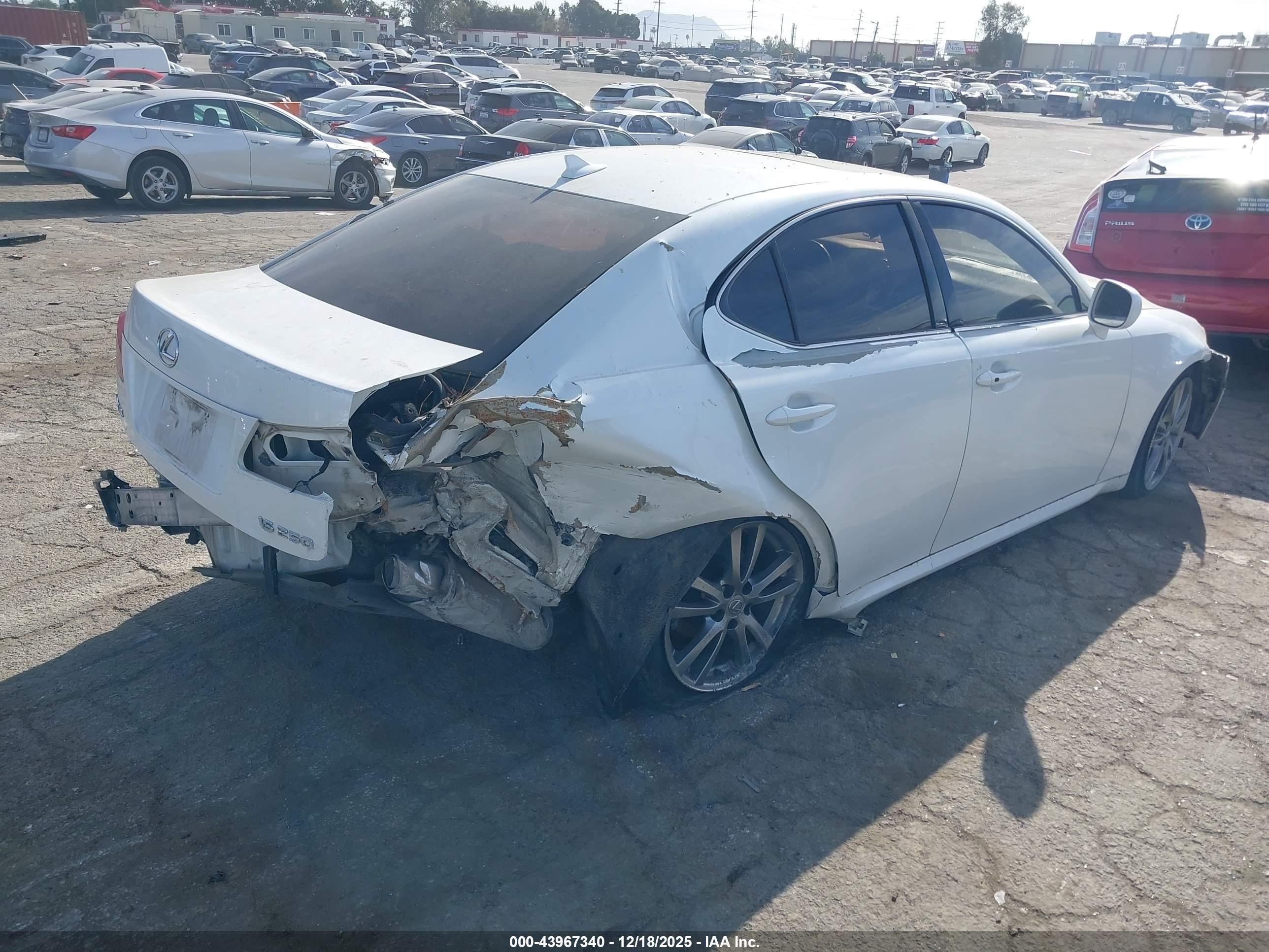 LEXUS IS image 4
