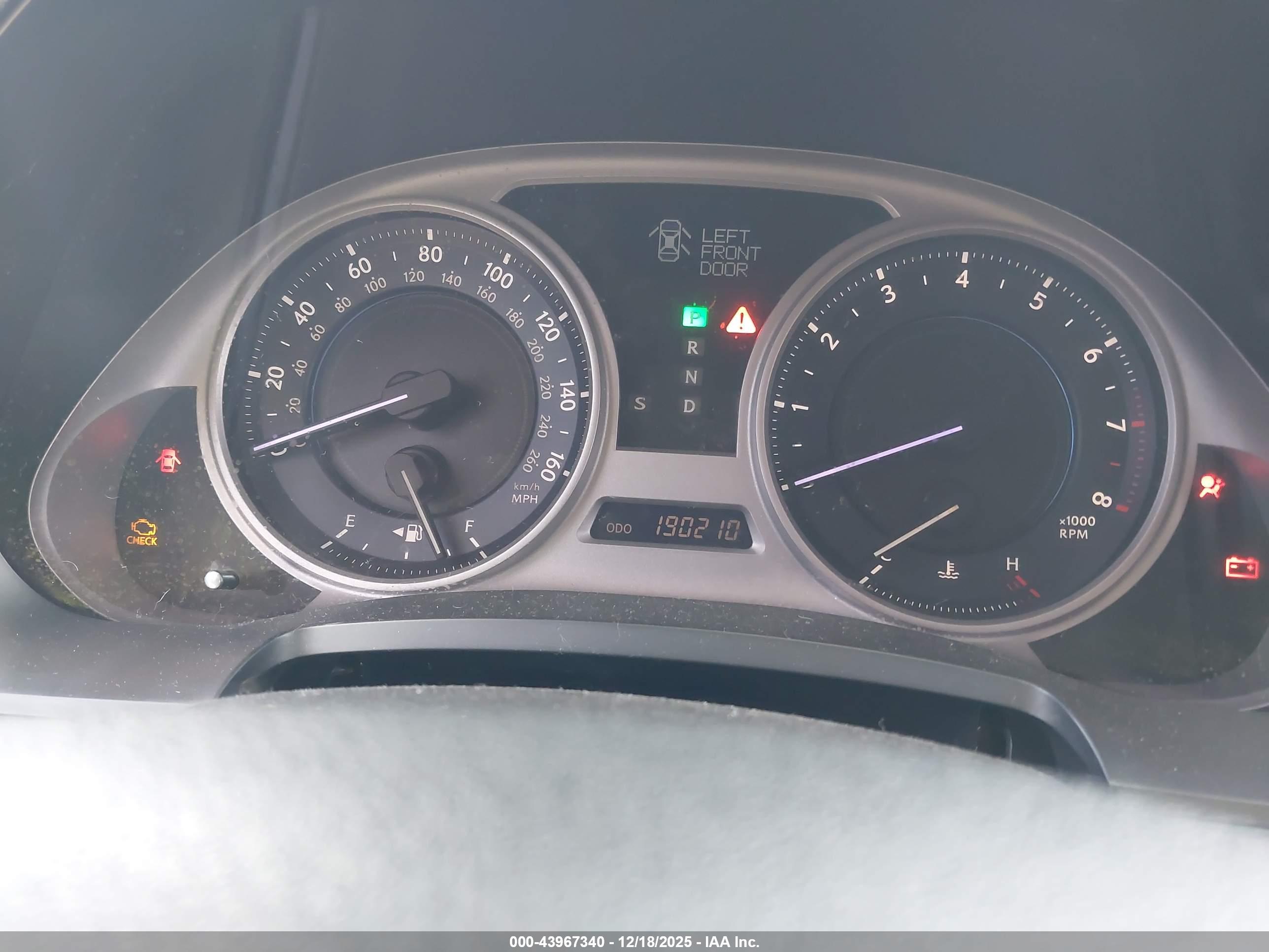 LEXUS IS image 7