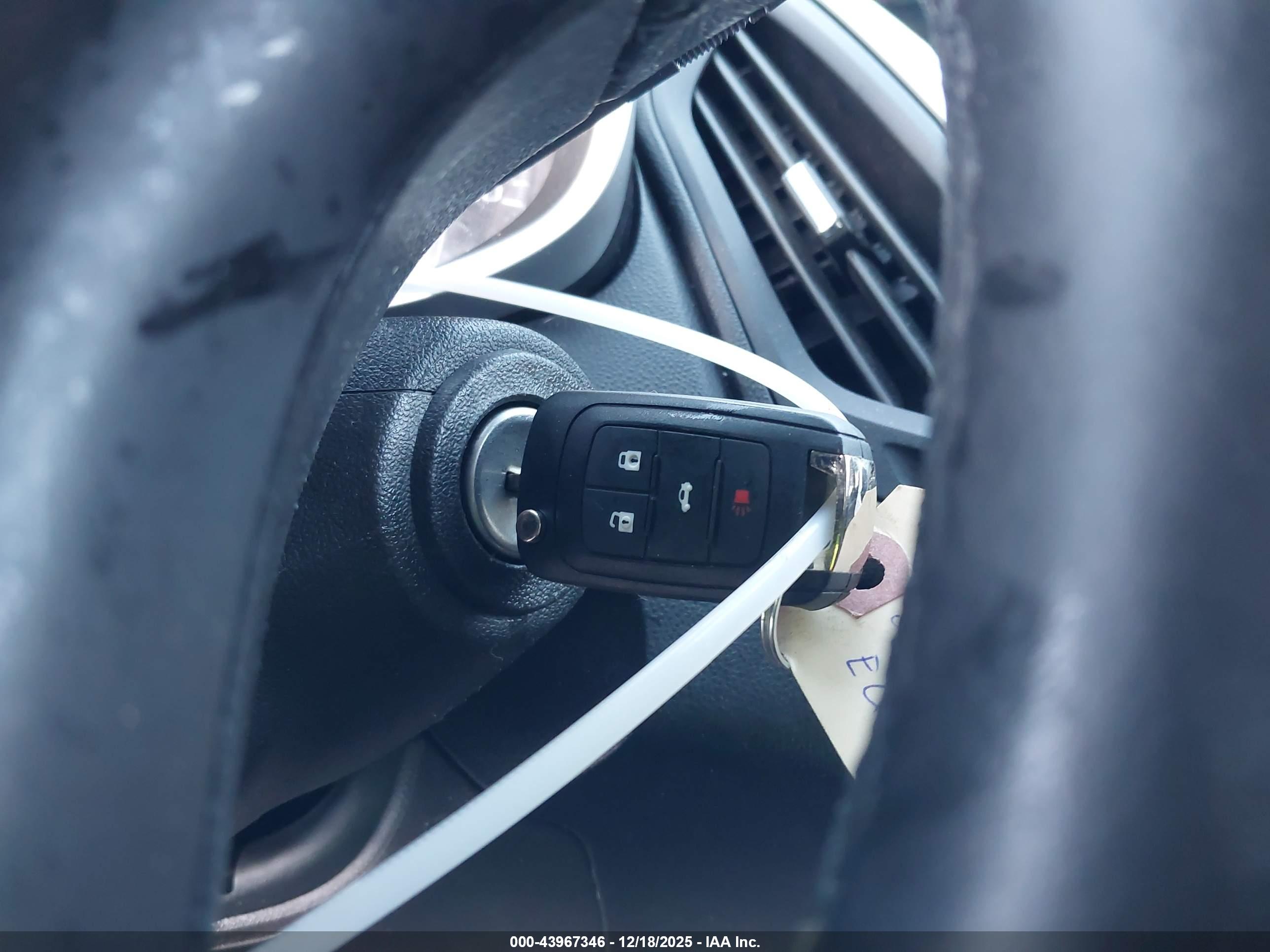 CHEVROLET EQUINOX image 11