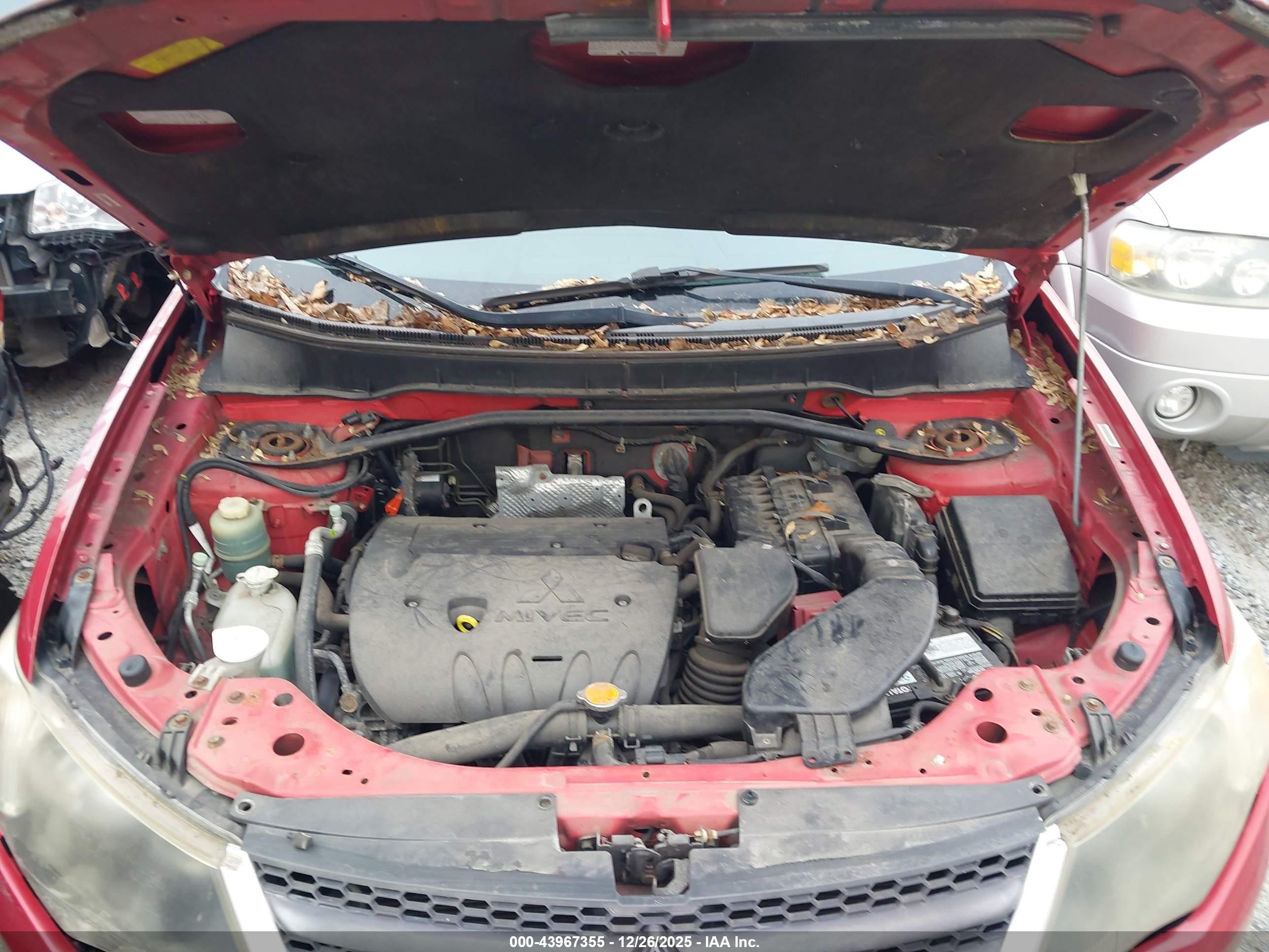 MITSUBISHI OUTLANDER image 10