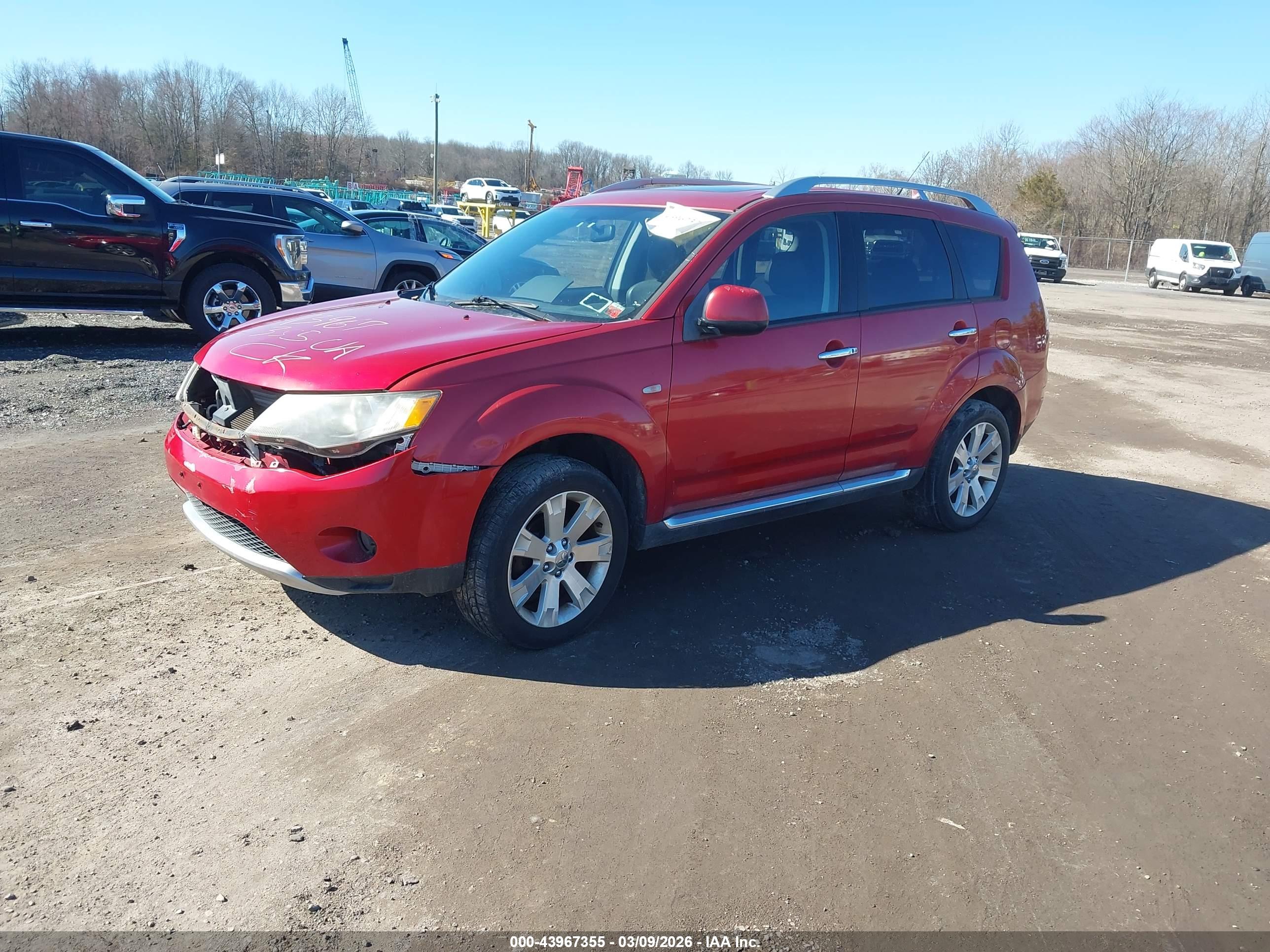 MITSUBISHI OUTLANDER image 2