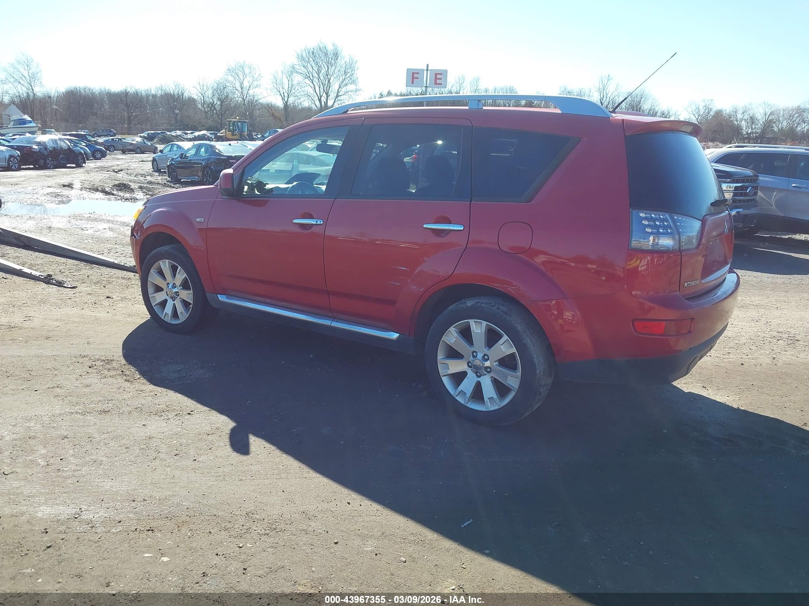 MITSUBISHI OUTLANDER image 3