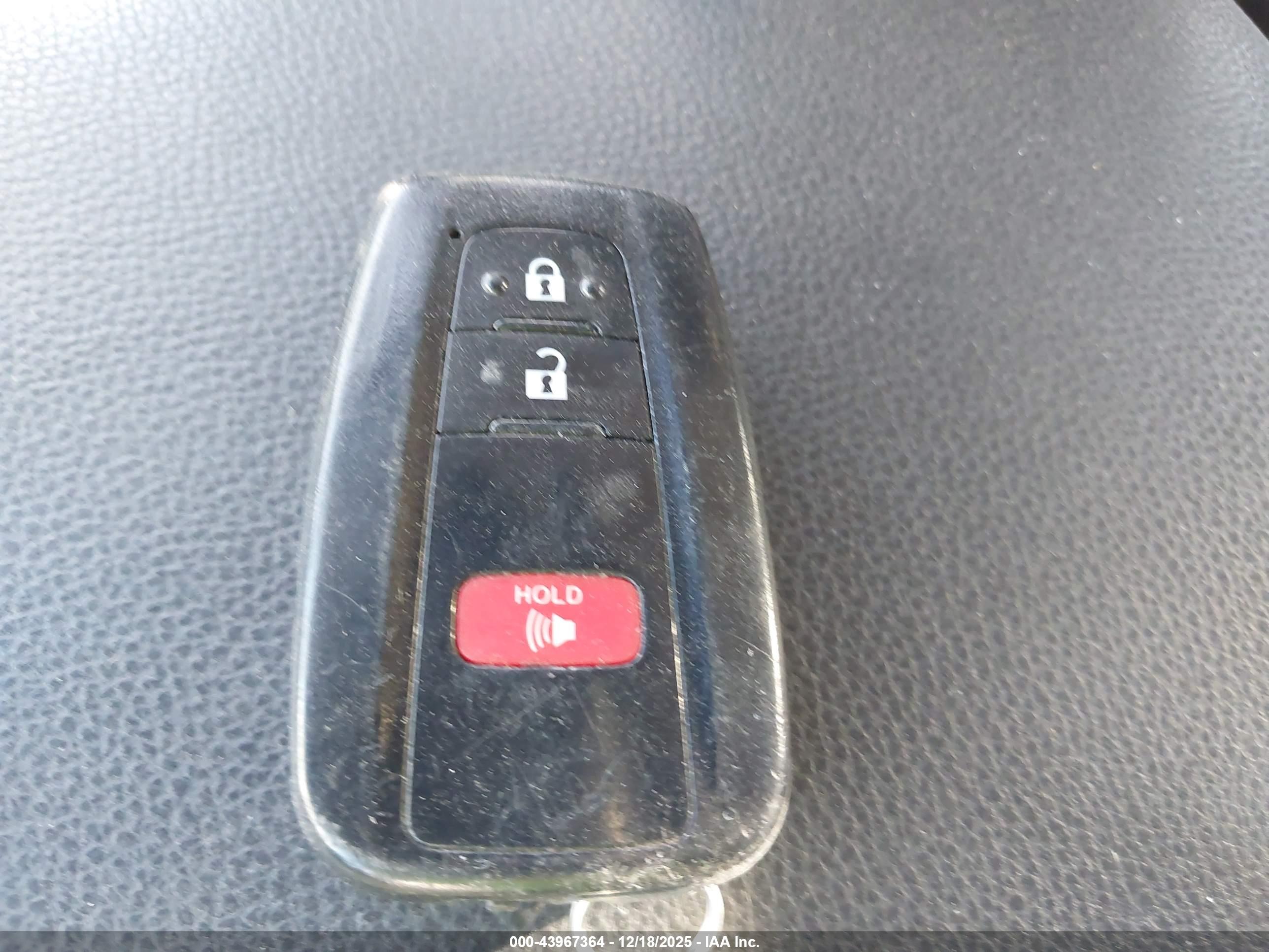 TOYOTA RAV4 image 11