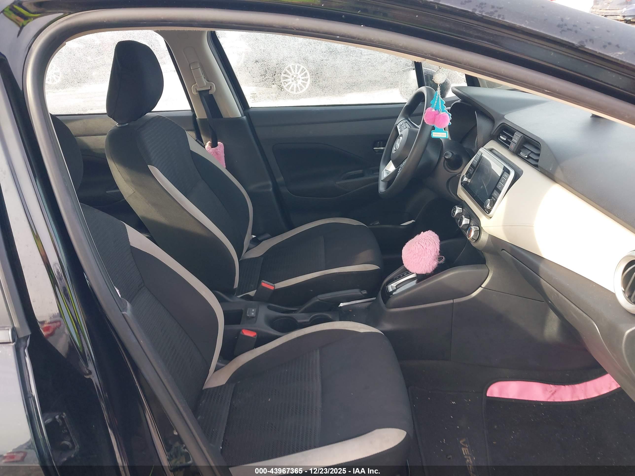 NISSAN VERSA image 5