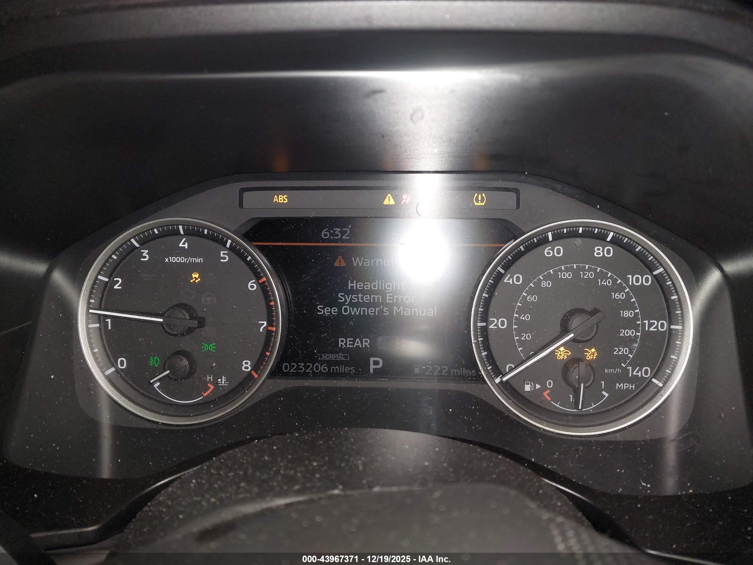 MITSUBISHI OUTLANDER image 7