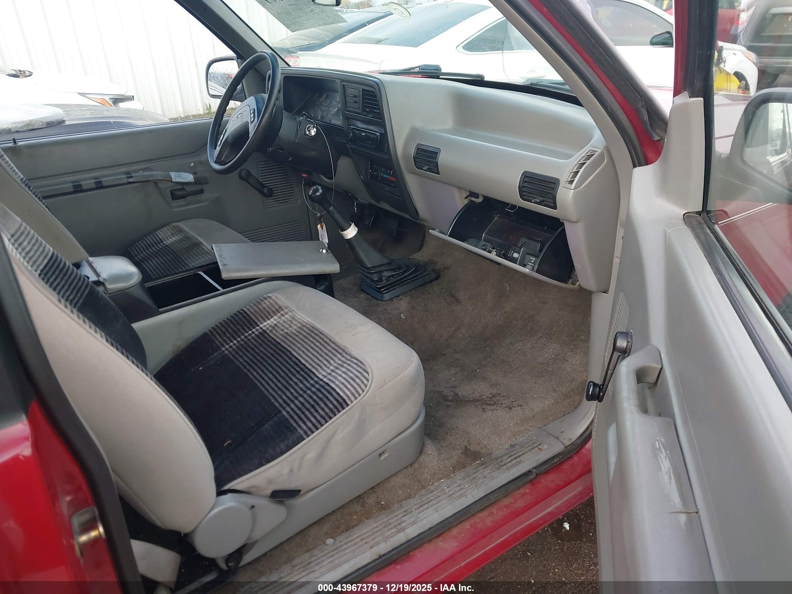 FORD EXPLORER image 5