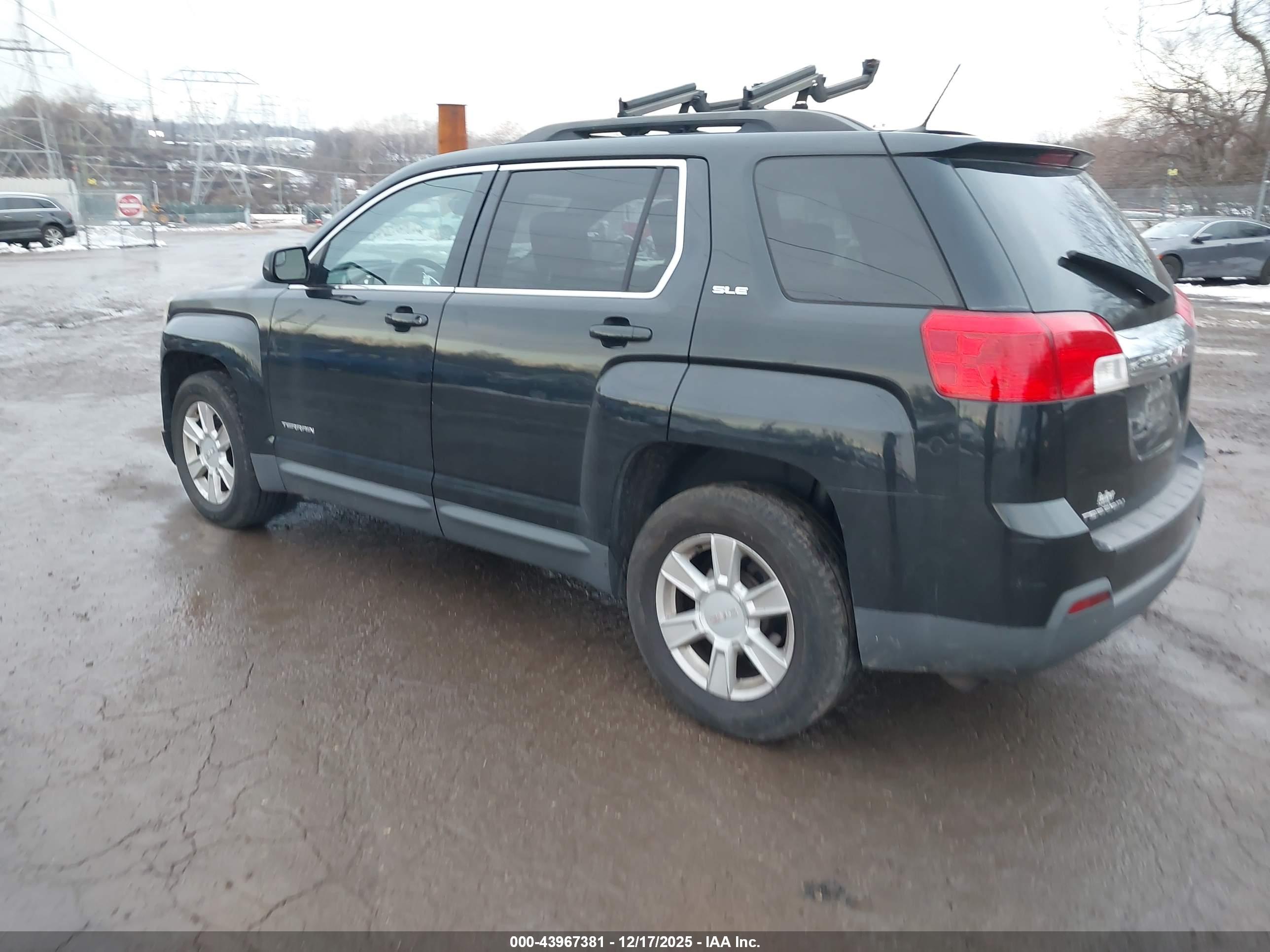 GMC TERRAIN image 3