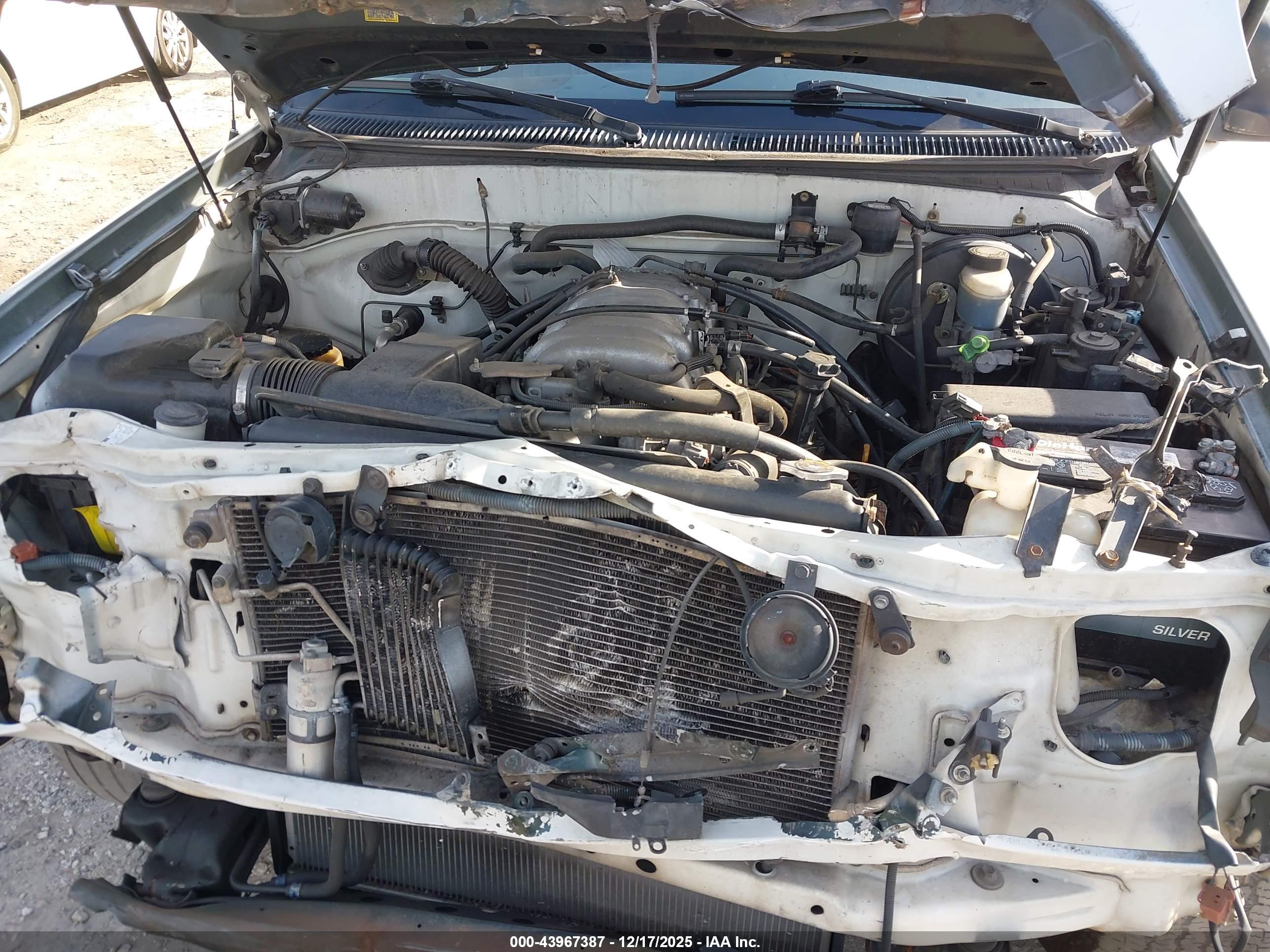 TOYOTA TUNDRA image 10