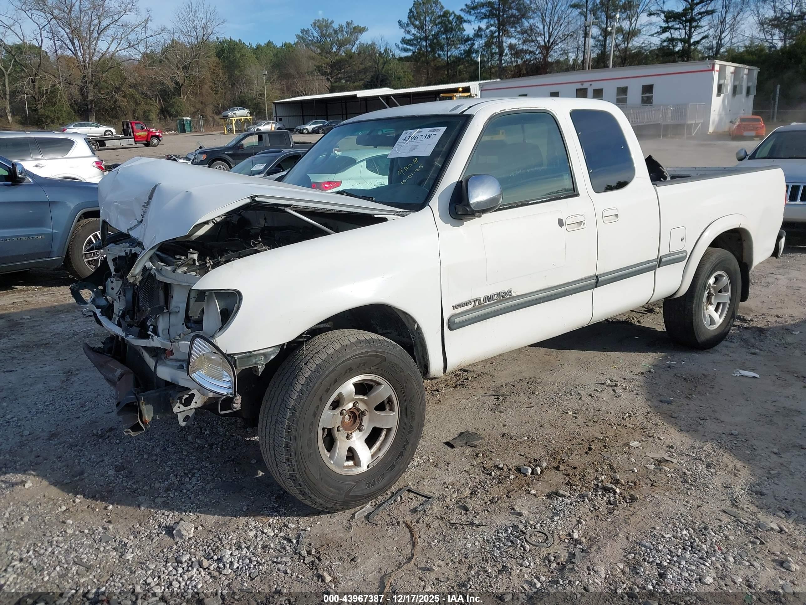 TOYOTA TUNDRA image 2