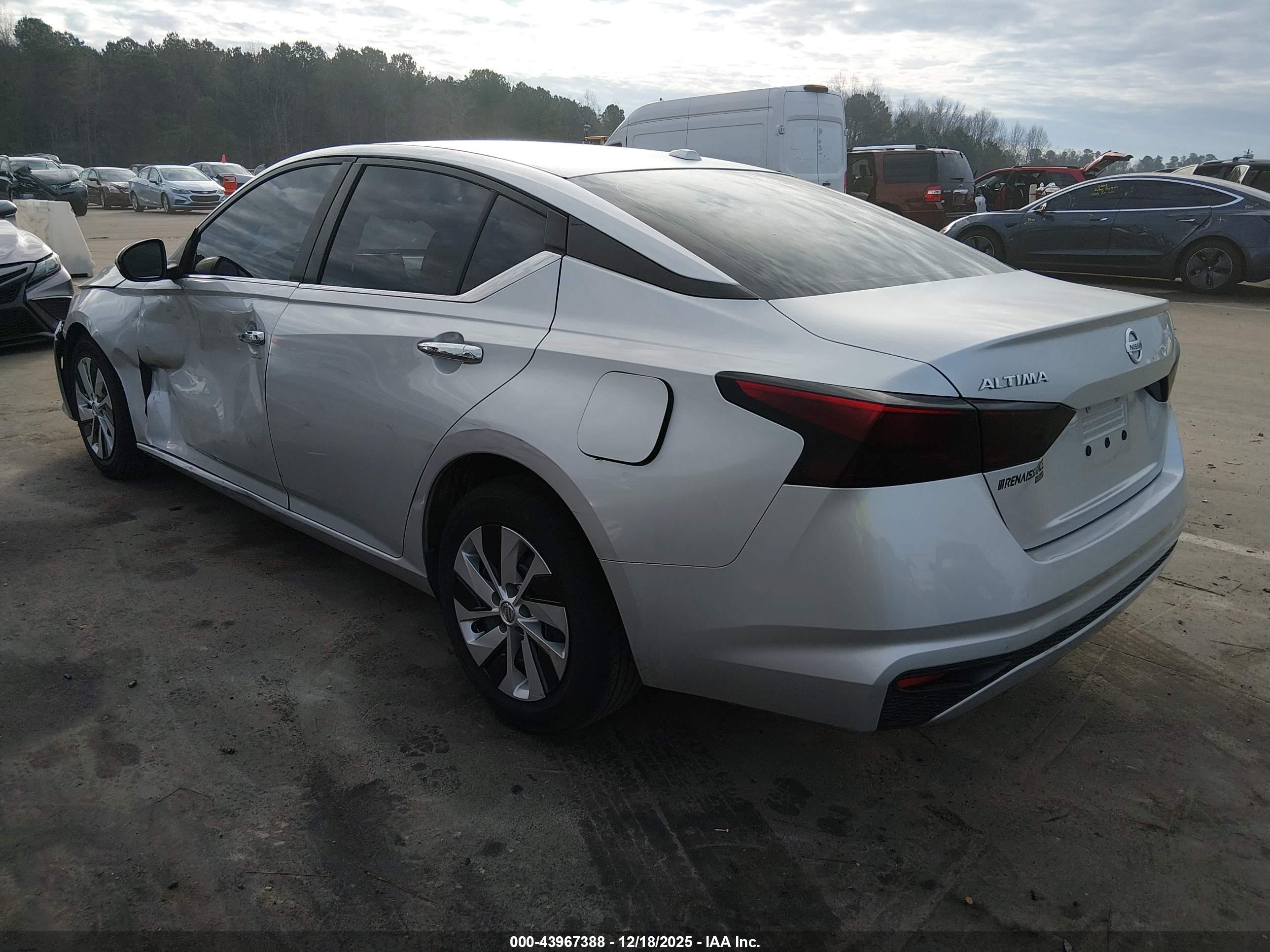 NISSAN ALTIMA image 3