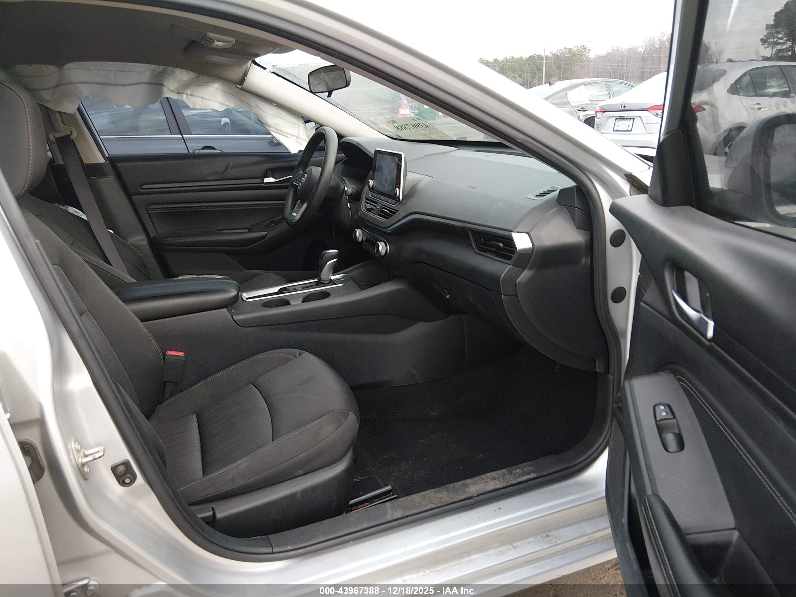 NISSAN ALTIMA image 5