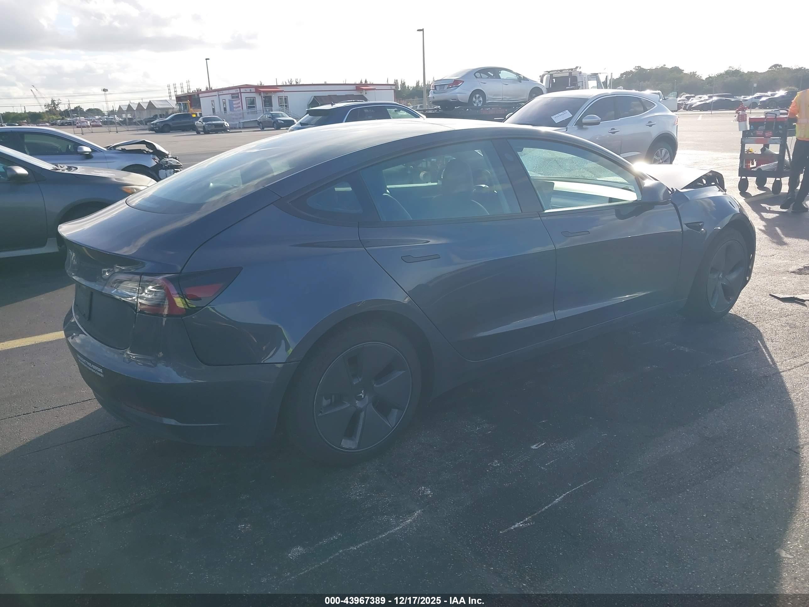 TESLA MODEL image 4