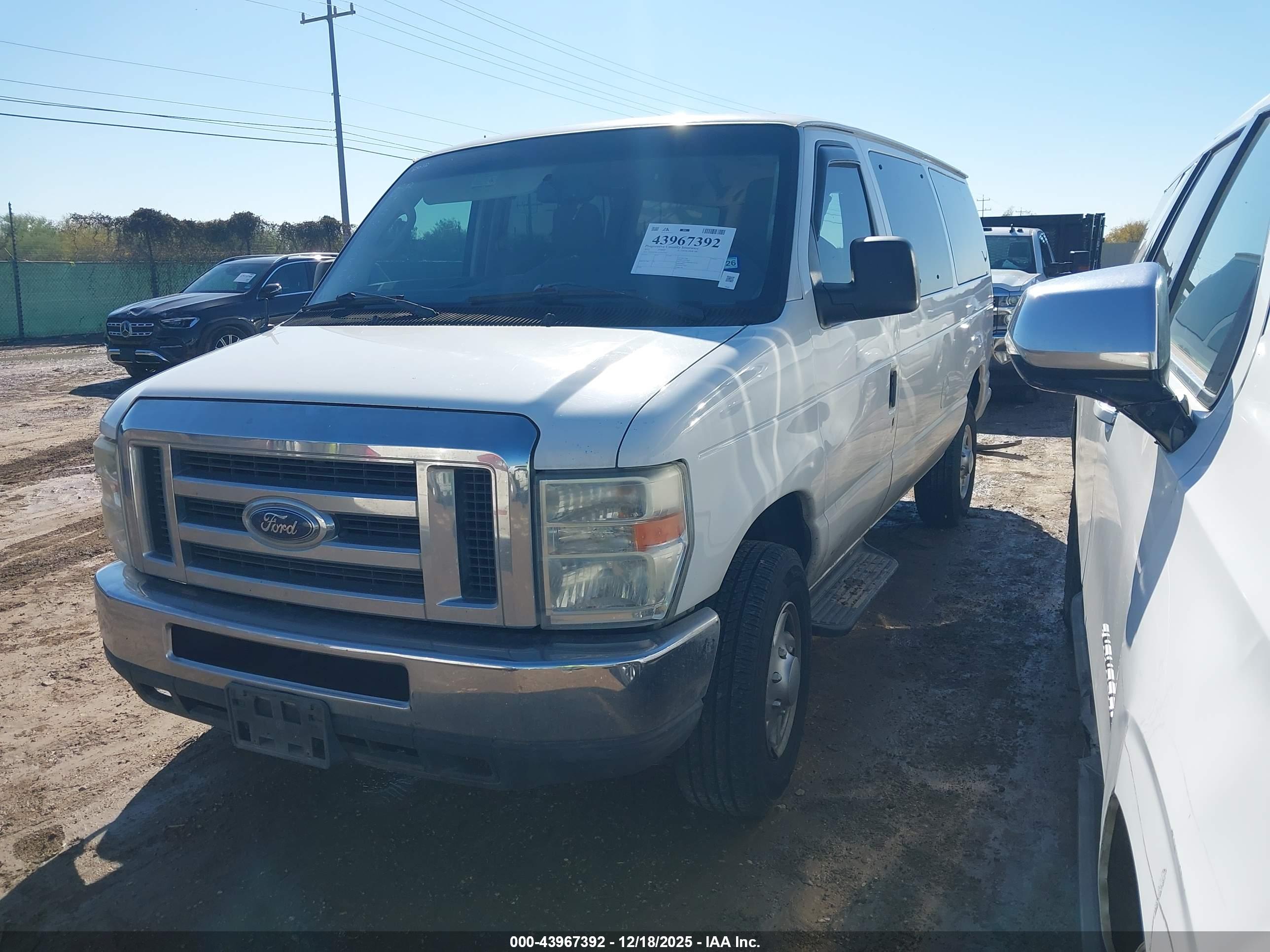 FORD E-350 image 2