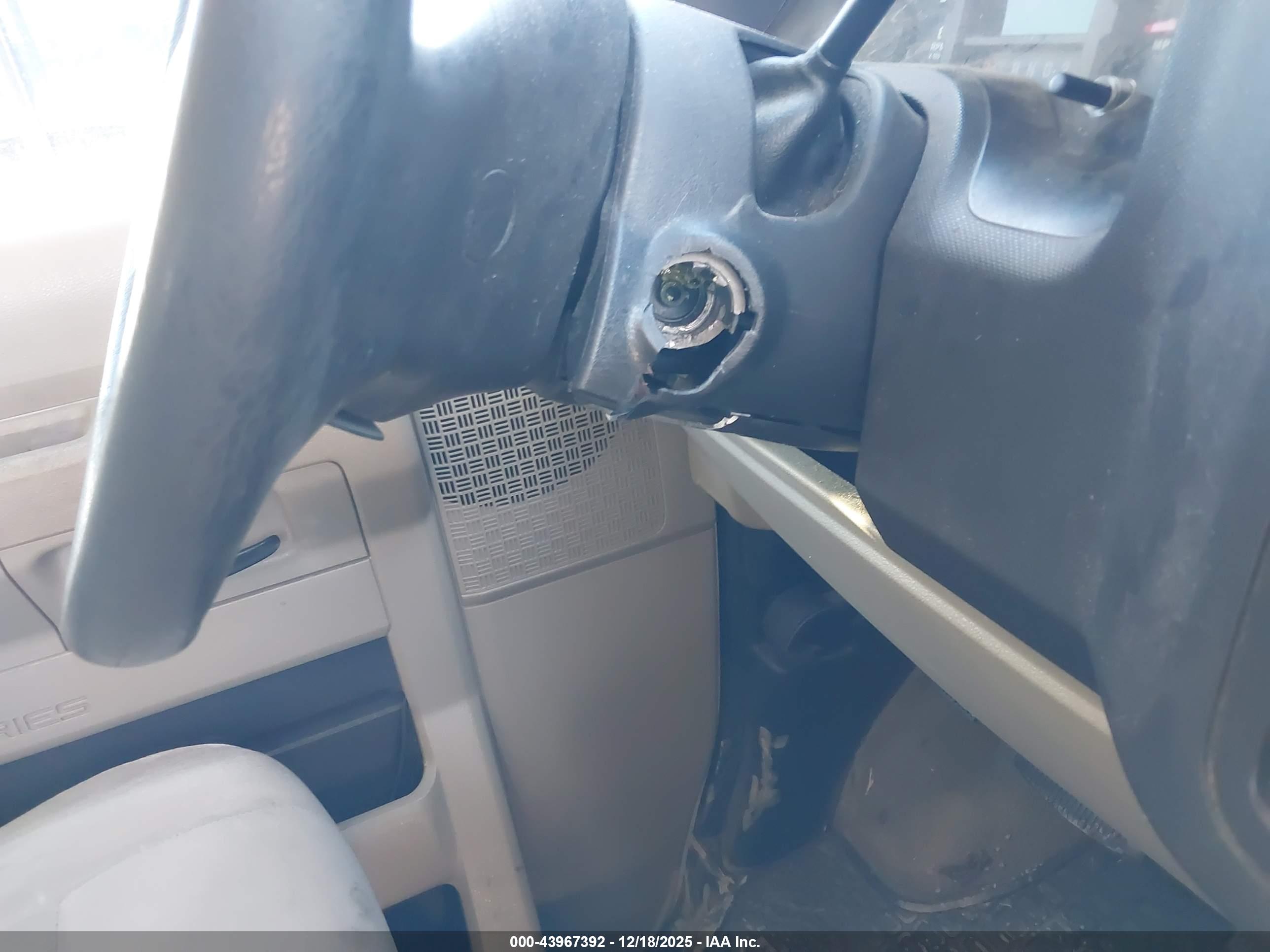 FORD E-350 image 6