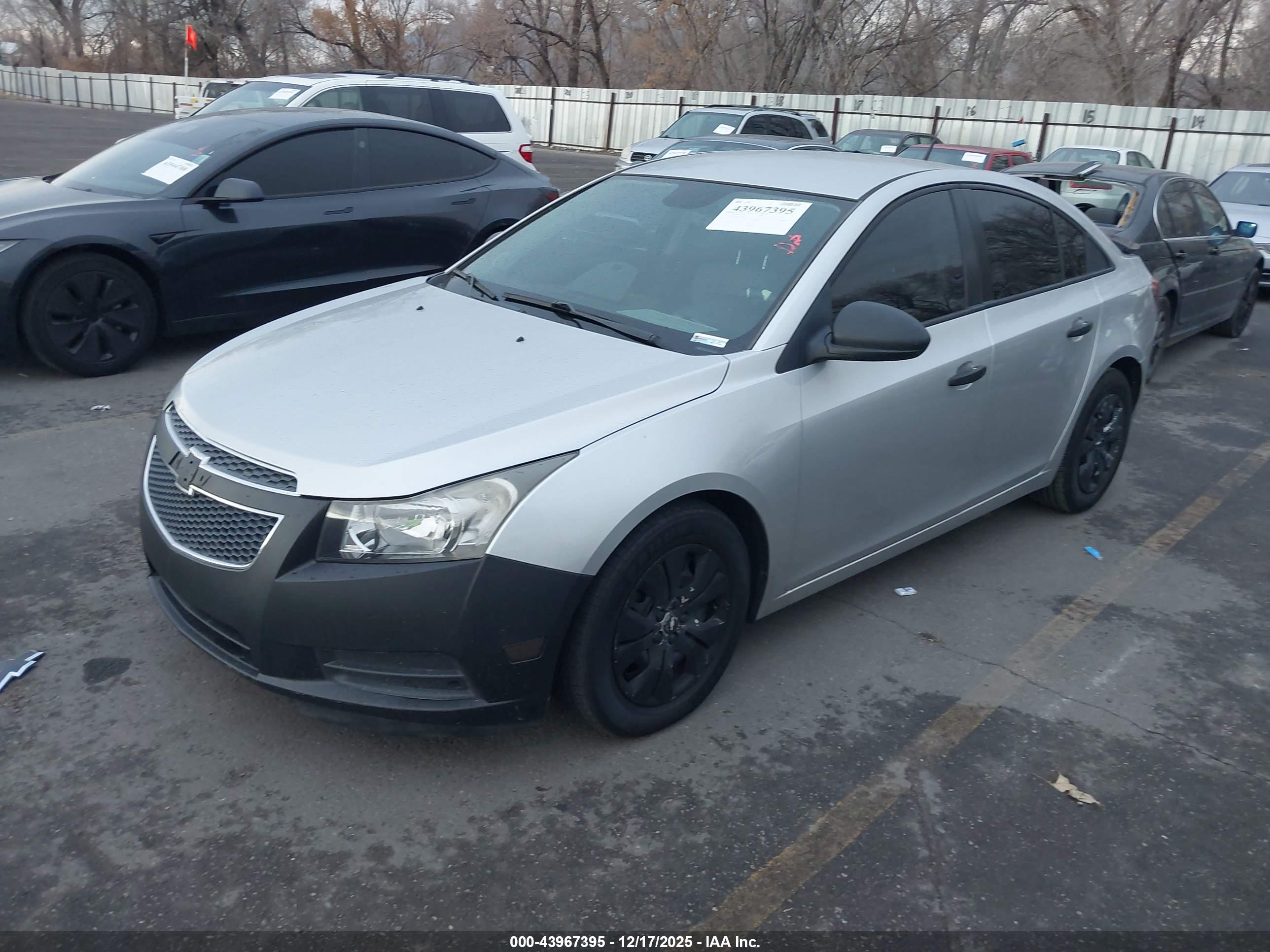 CHEVROLET CRUZE image 2