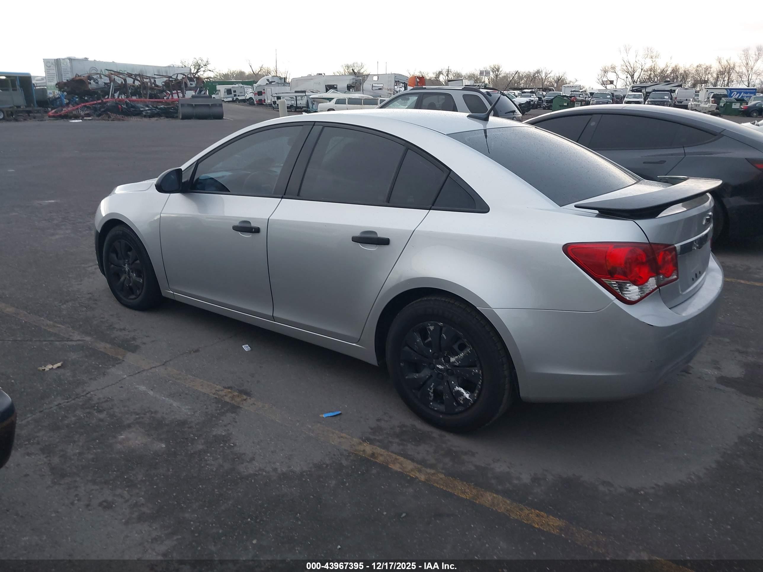 CHEVROLET CRUZE image 3