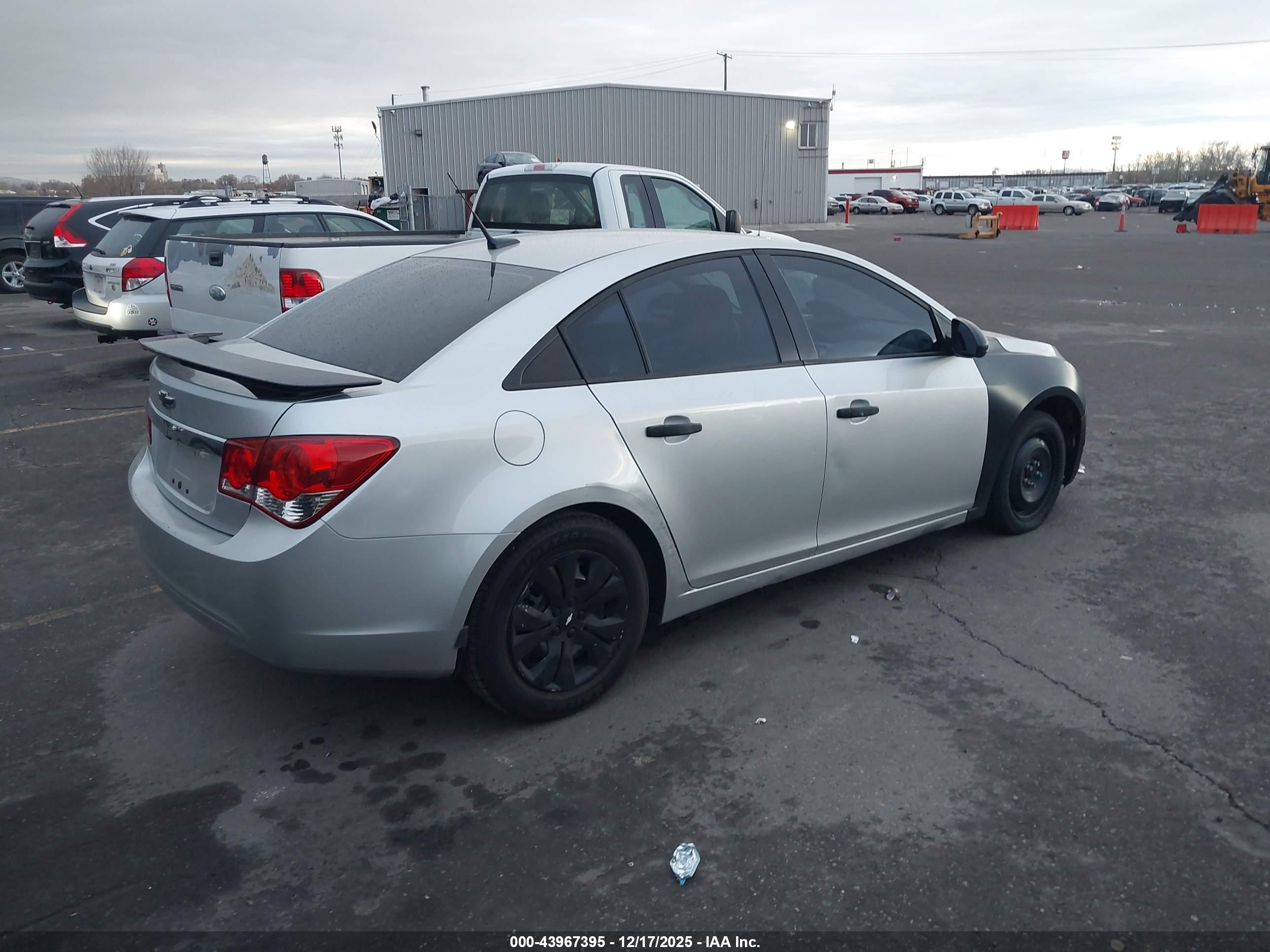 CHEVROLET CRUZE image 4