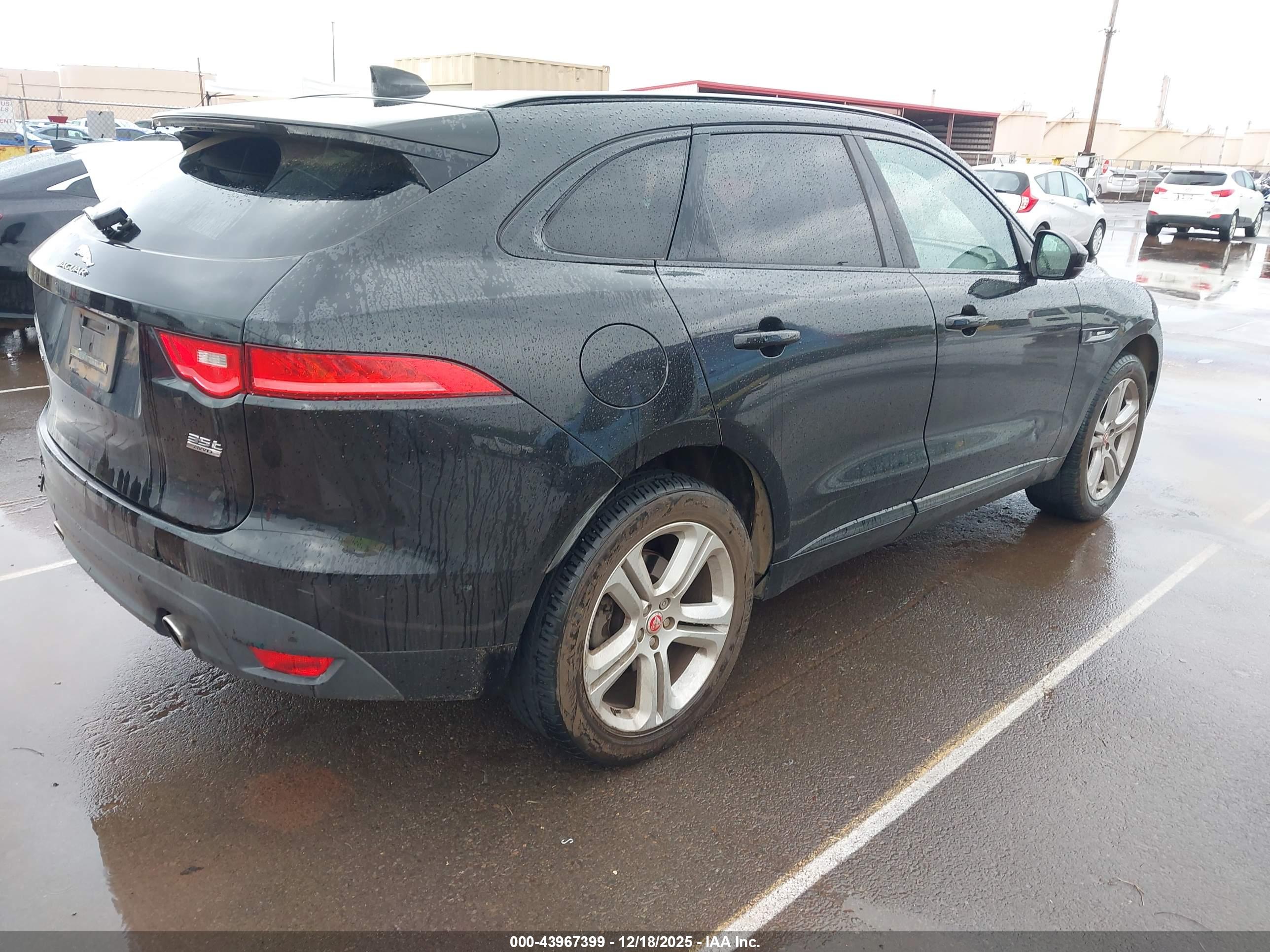 JAGUAR F-PACE image 4
