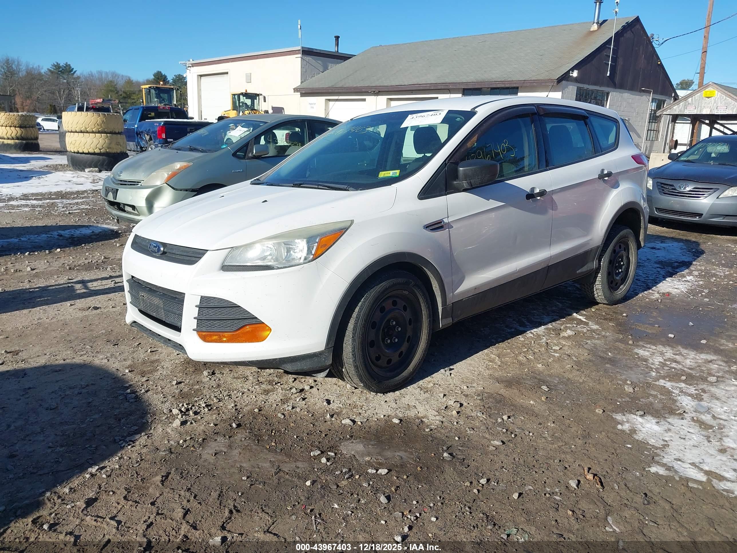 FORD ESCAPE image 2