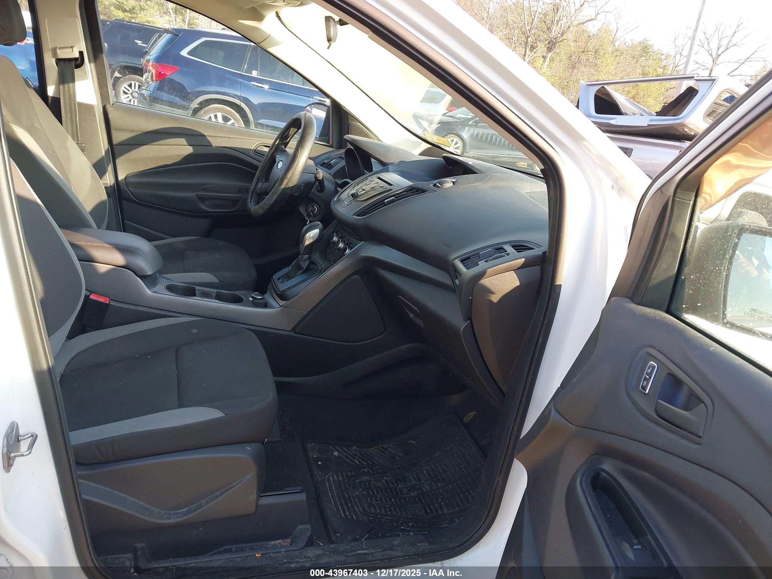 FORD ESCAPE image 5