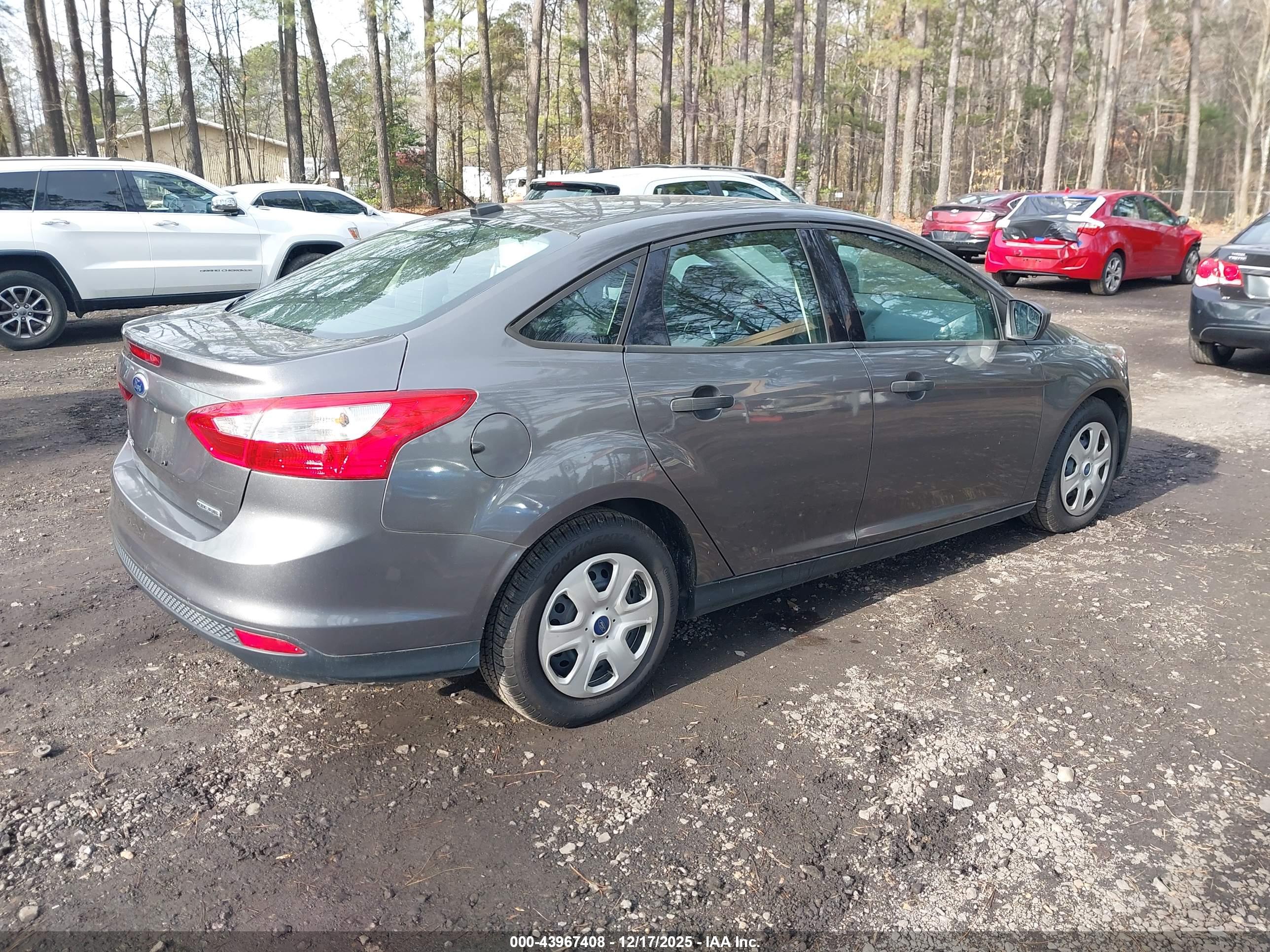 FORD FOCUS image 4