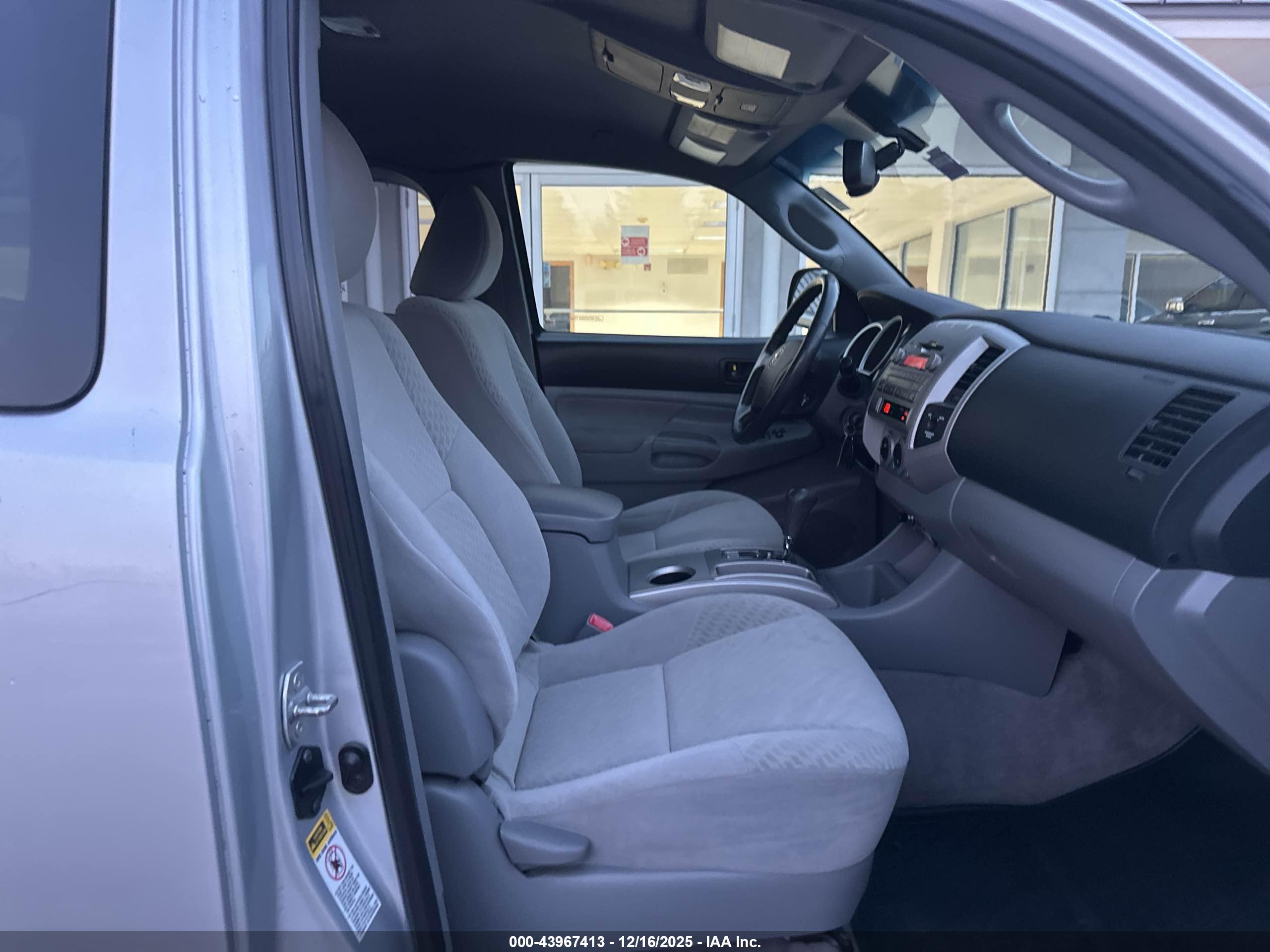 TOYOTA TACOMA image 5