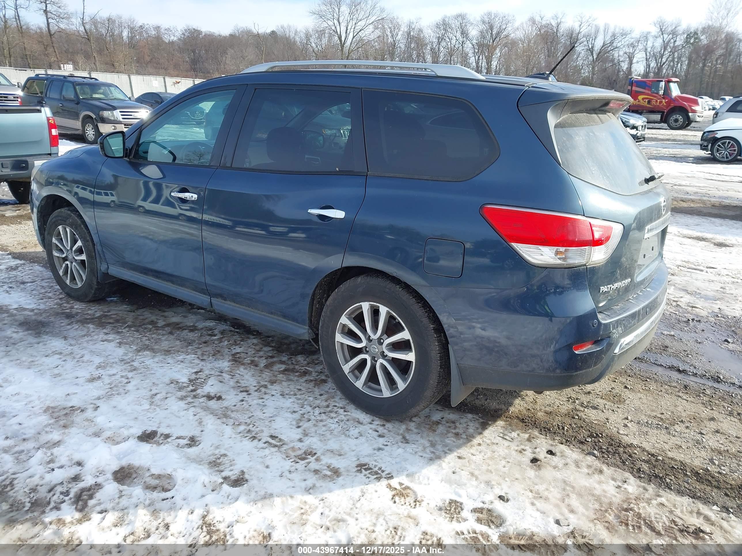 NISSAN PATHFINDER image 3