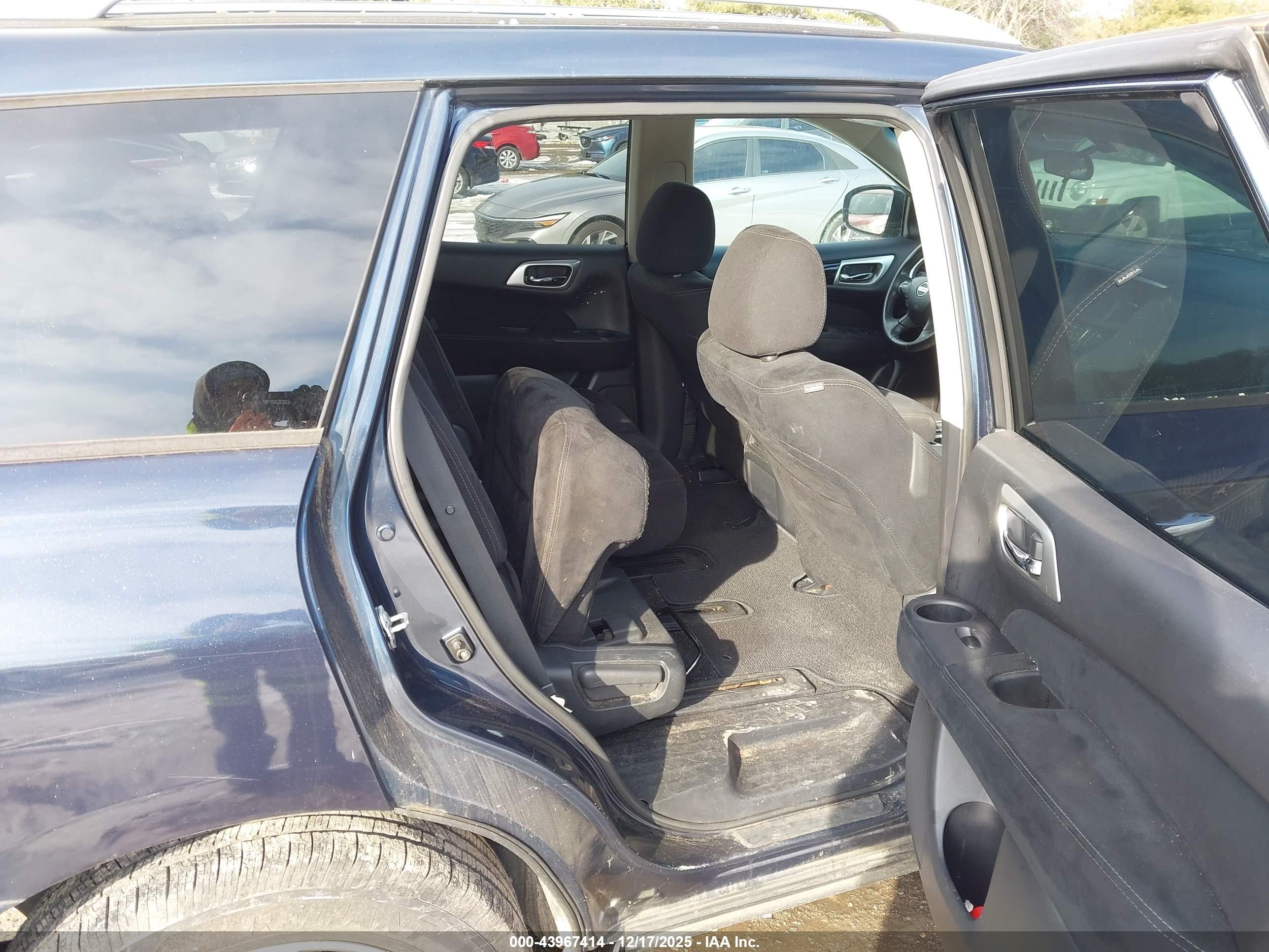 NISSAN PATHFINDER image 8