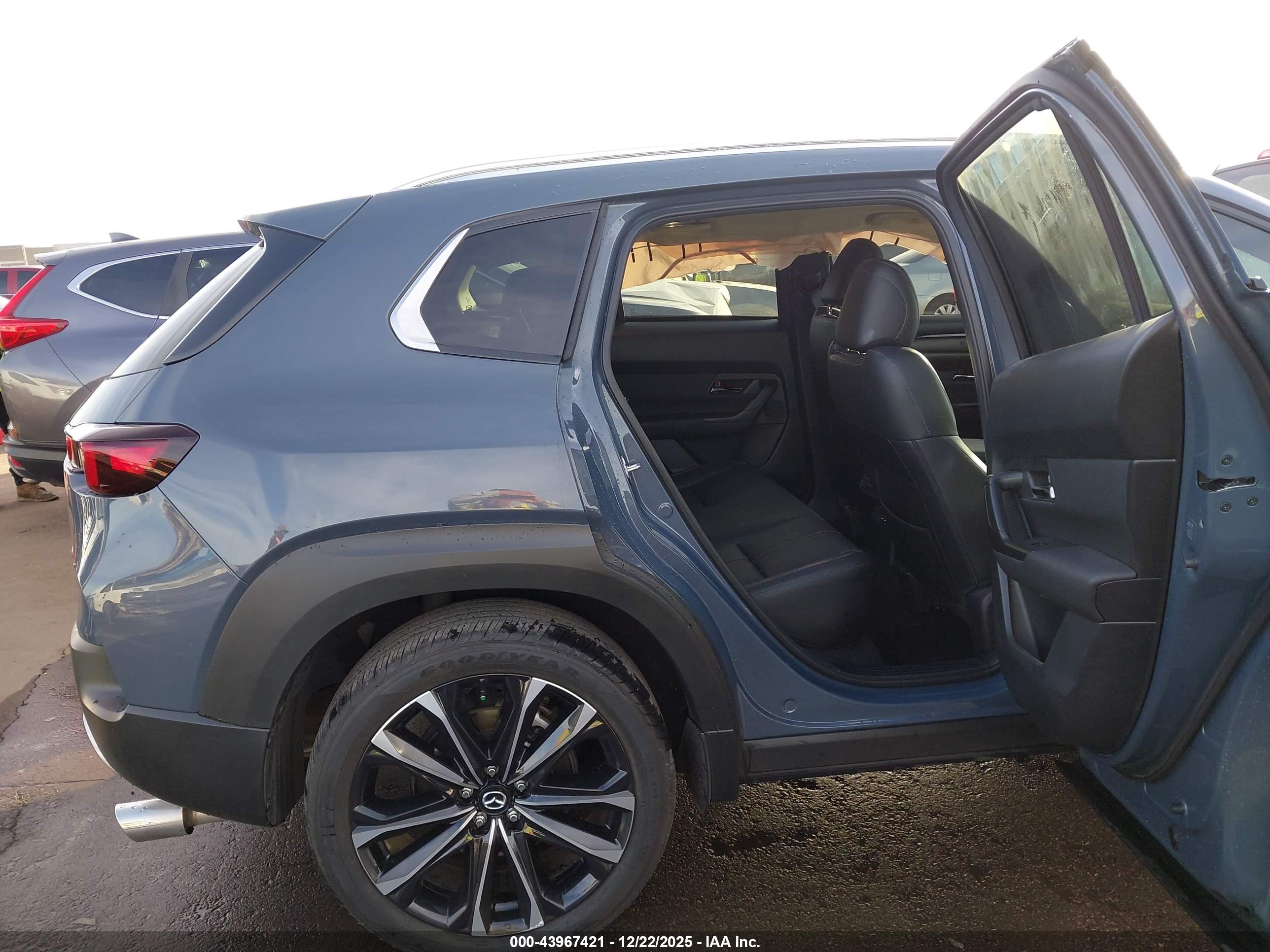 MAZDA CX-50 image 8