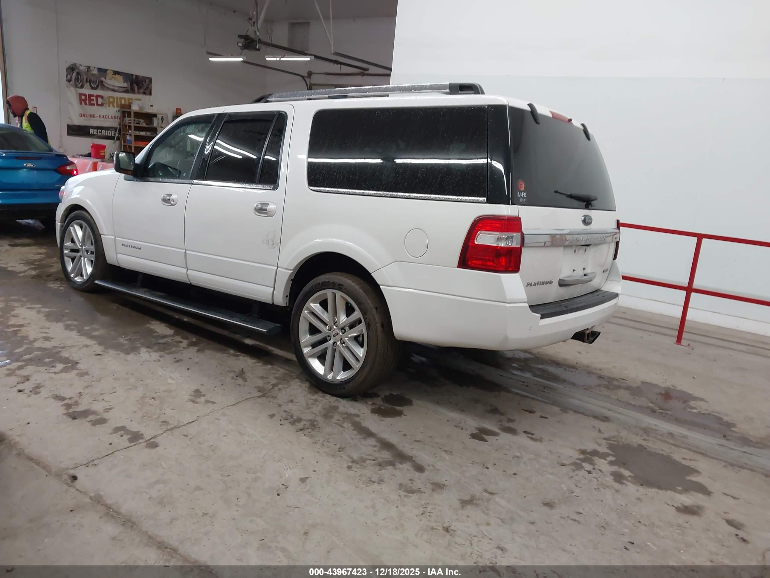 FORD EXPEDITION image 3