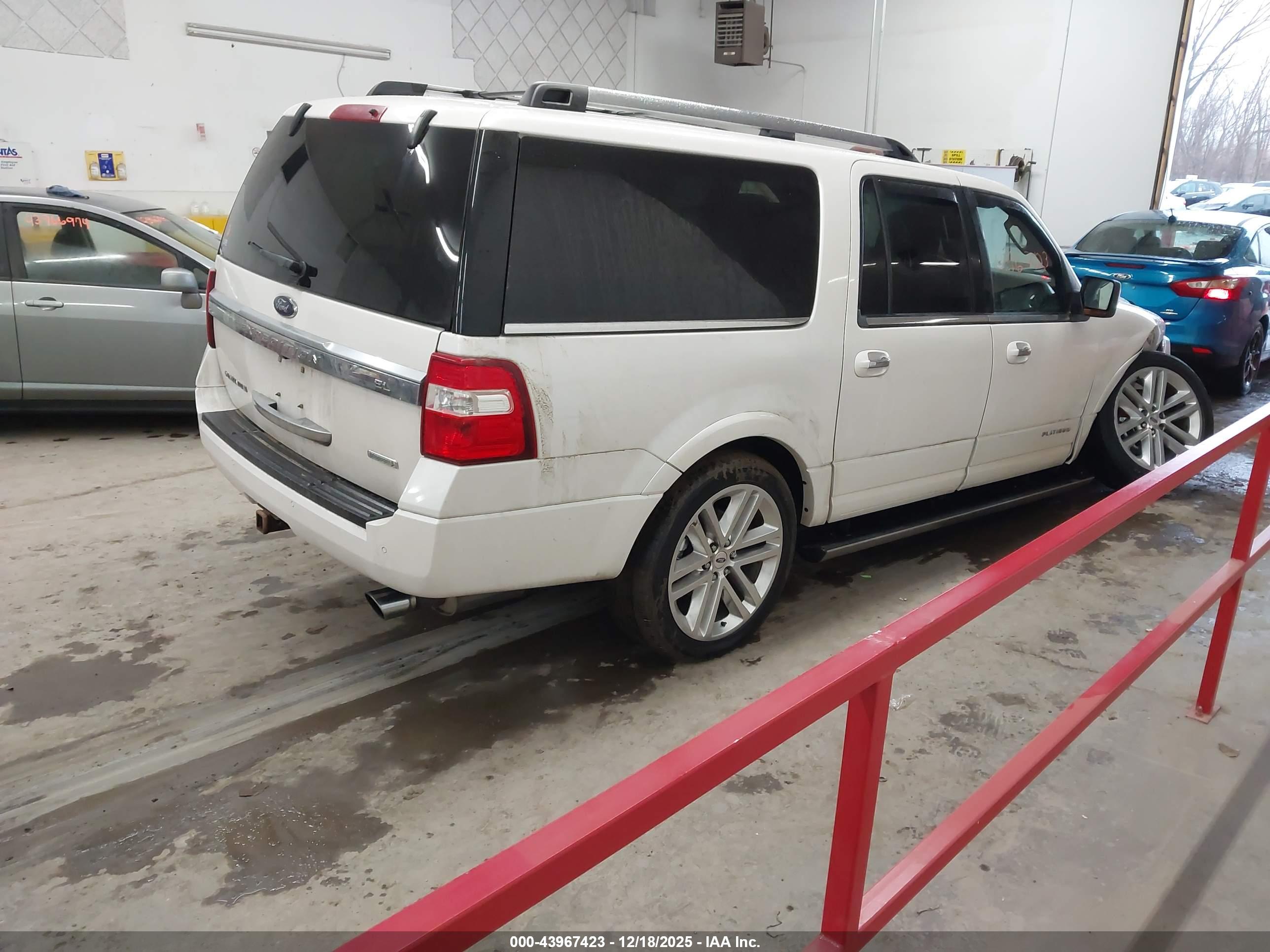 FORD EXPEDITION image 4