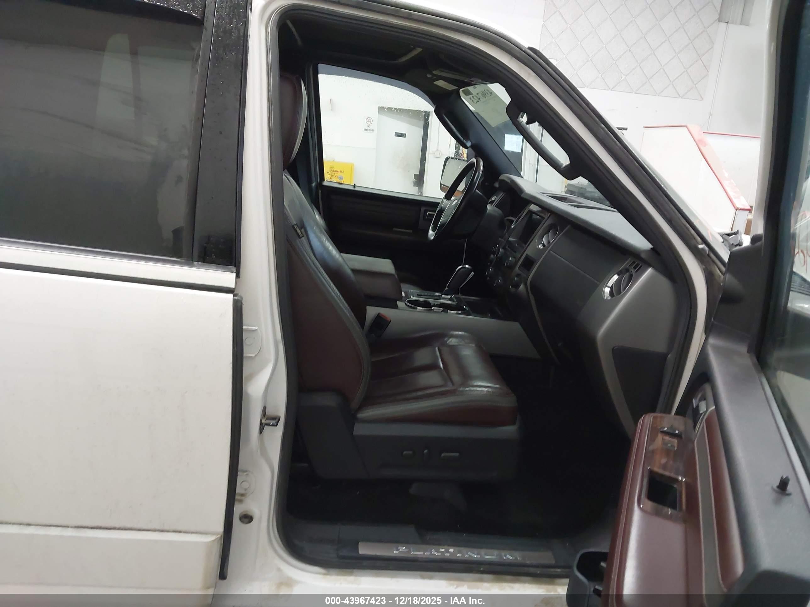 FORD EXPEDITION image 5