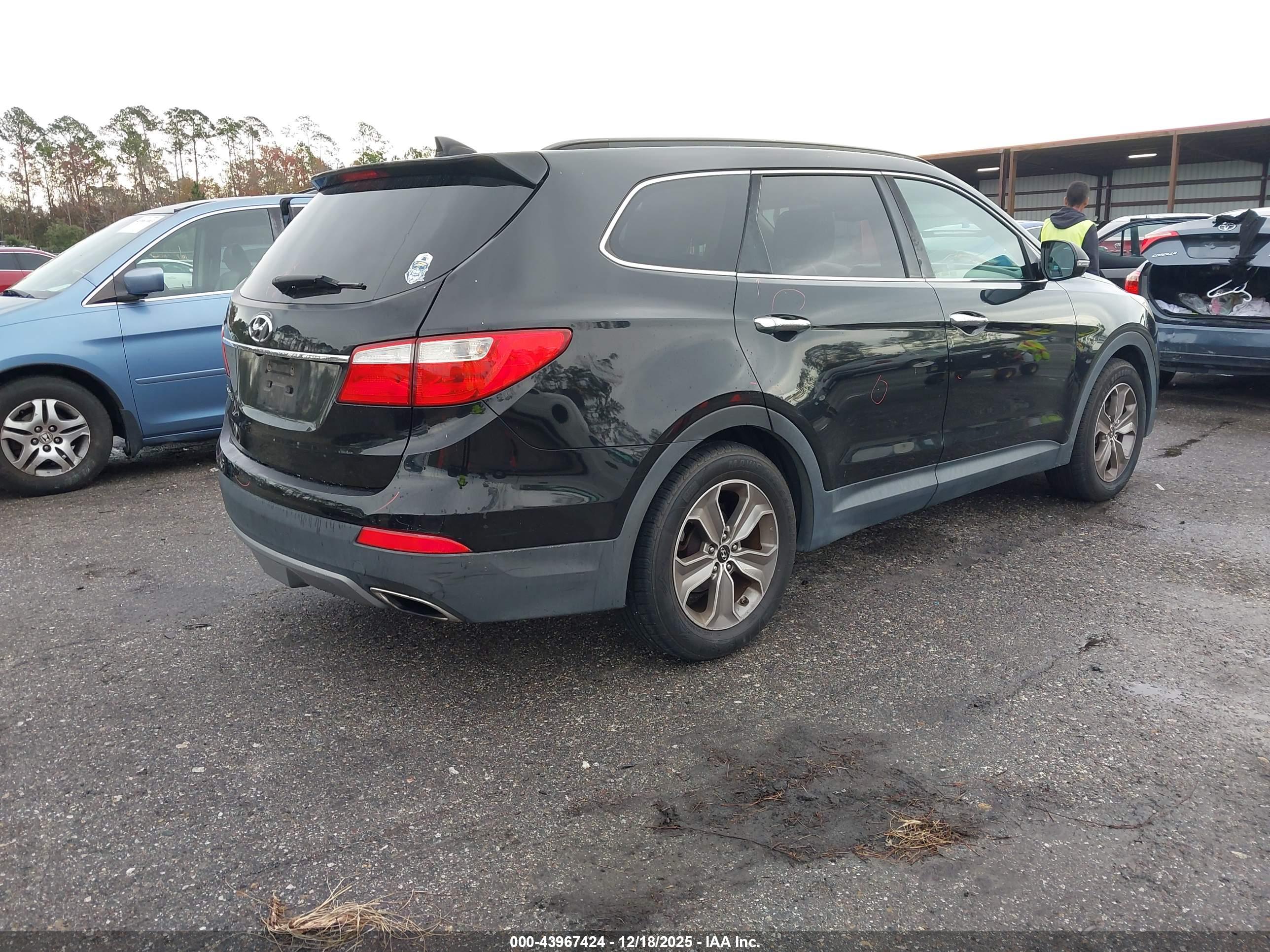HYUNDAI SANTA image 4