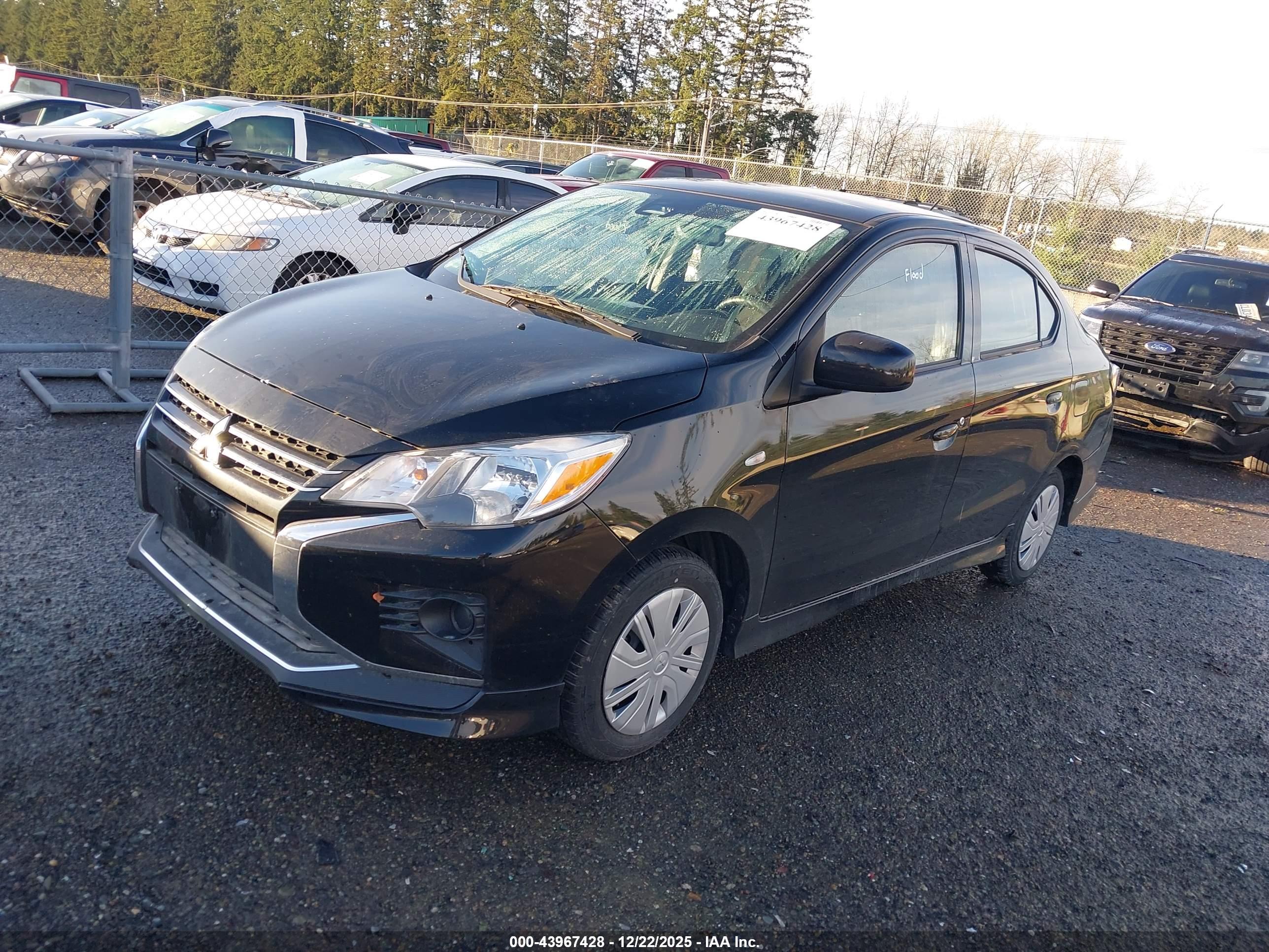 MITSUBISHI MIRAGE image 2