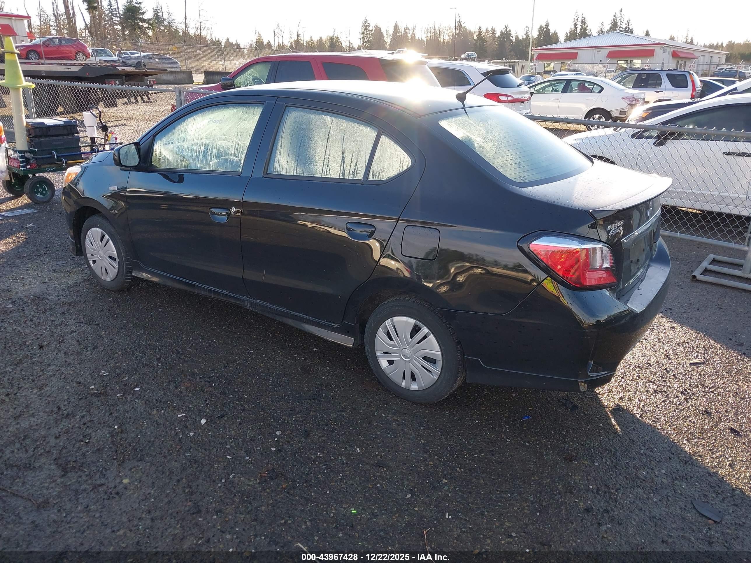 MITSUBISHI MIRAGE image 3