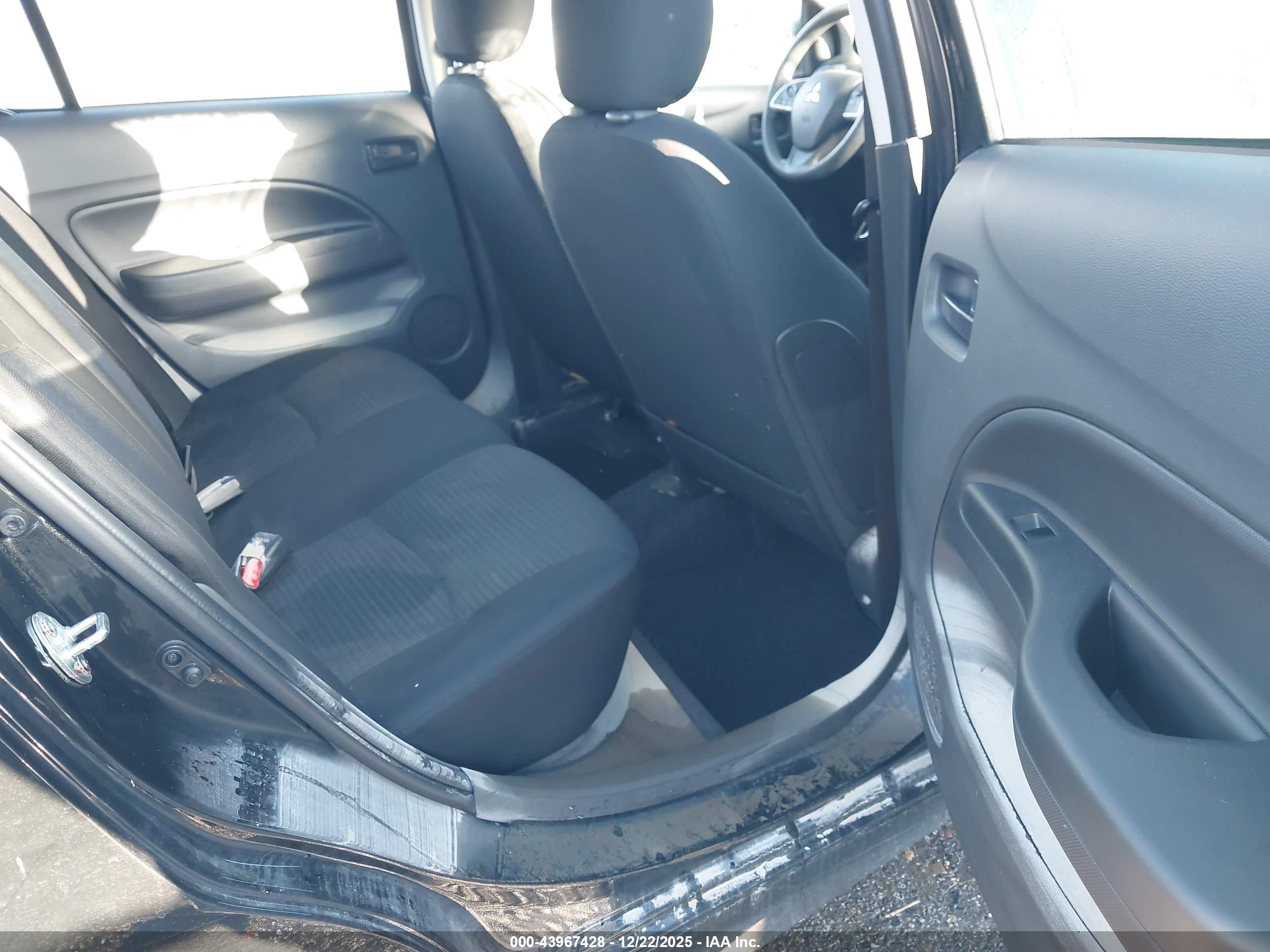 MITSUBISHI MIRAGE image 8
