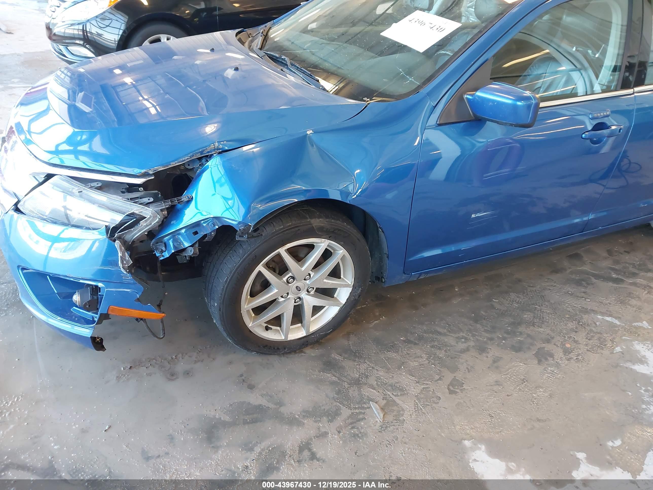 FORD FUSION image 6