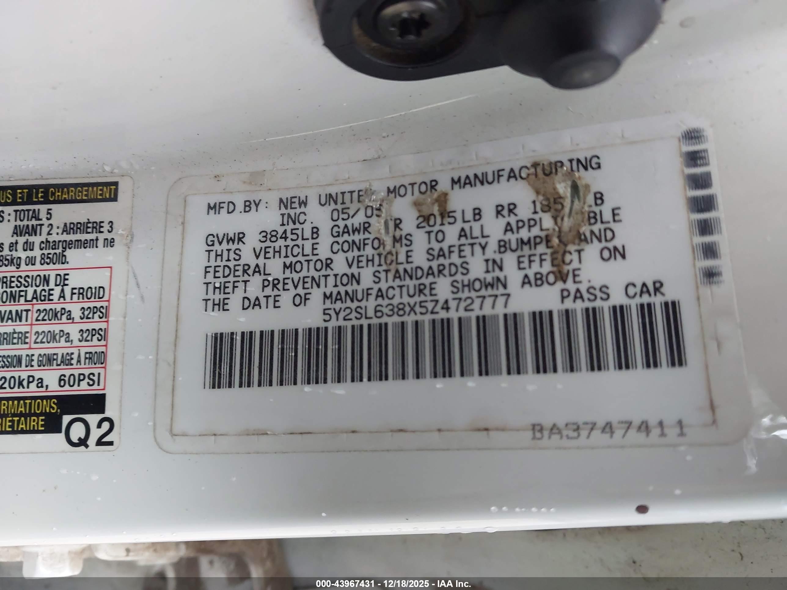 PONTIAC VIBE image 9