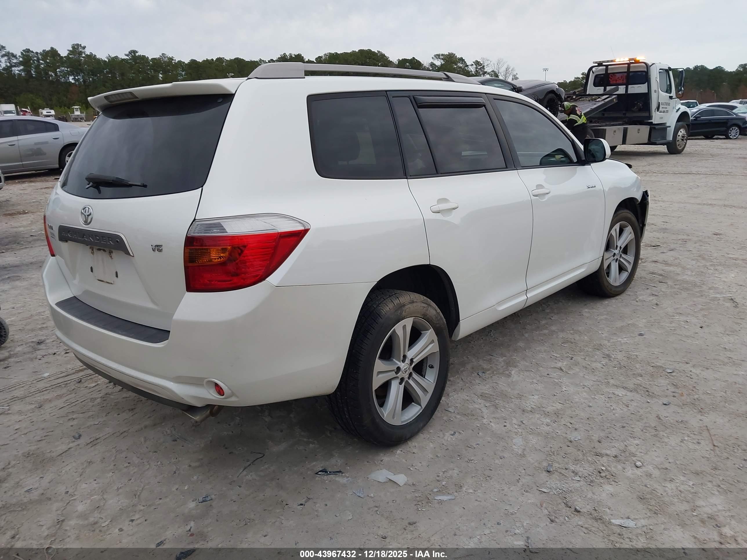 TOYOTA HIGHLANDER image 4