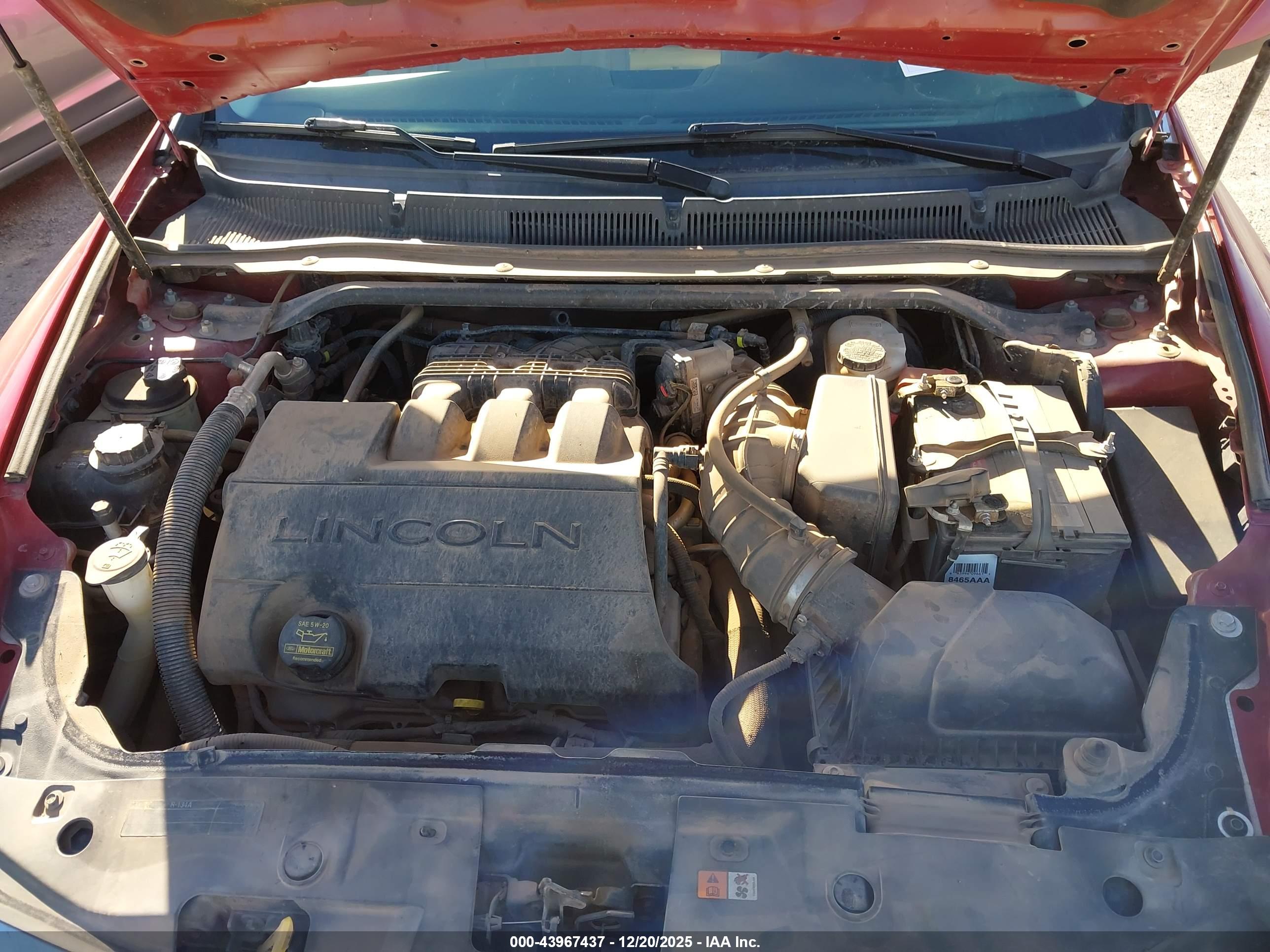 LINCOLN MKS image 10