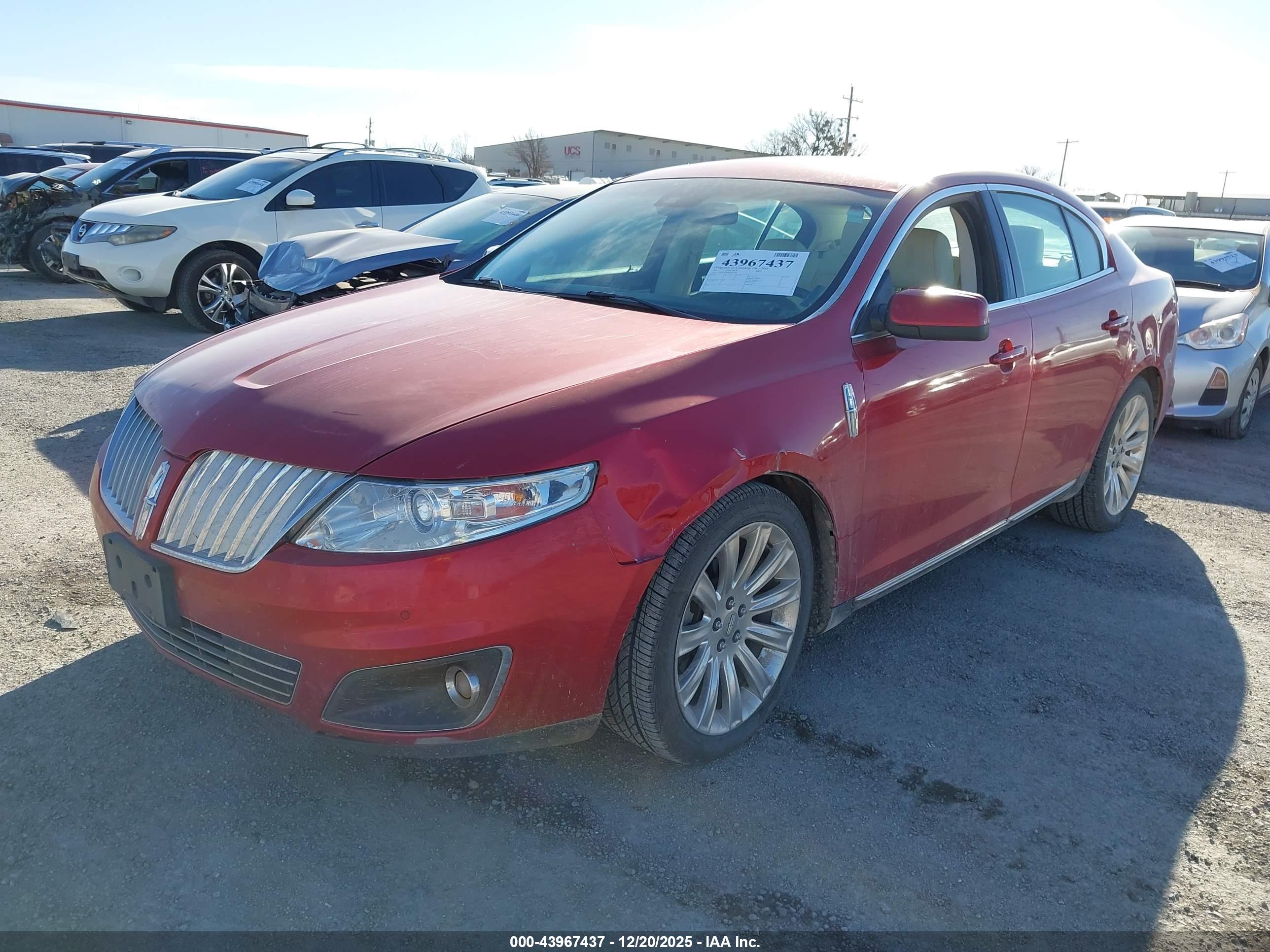 LINCOLN MKS image 2