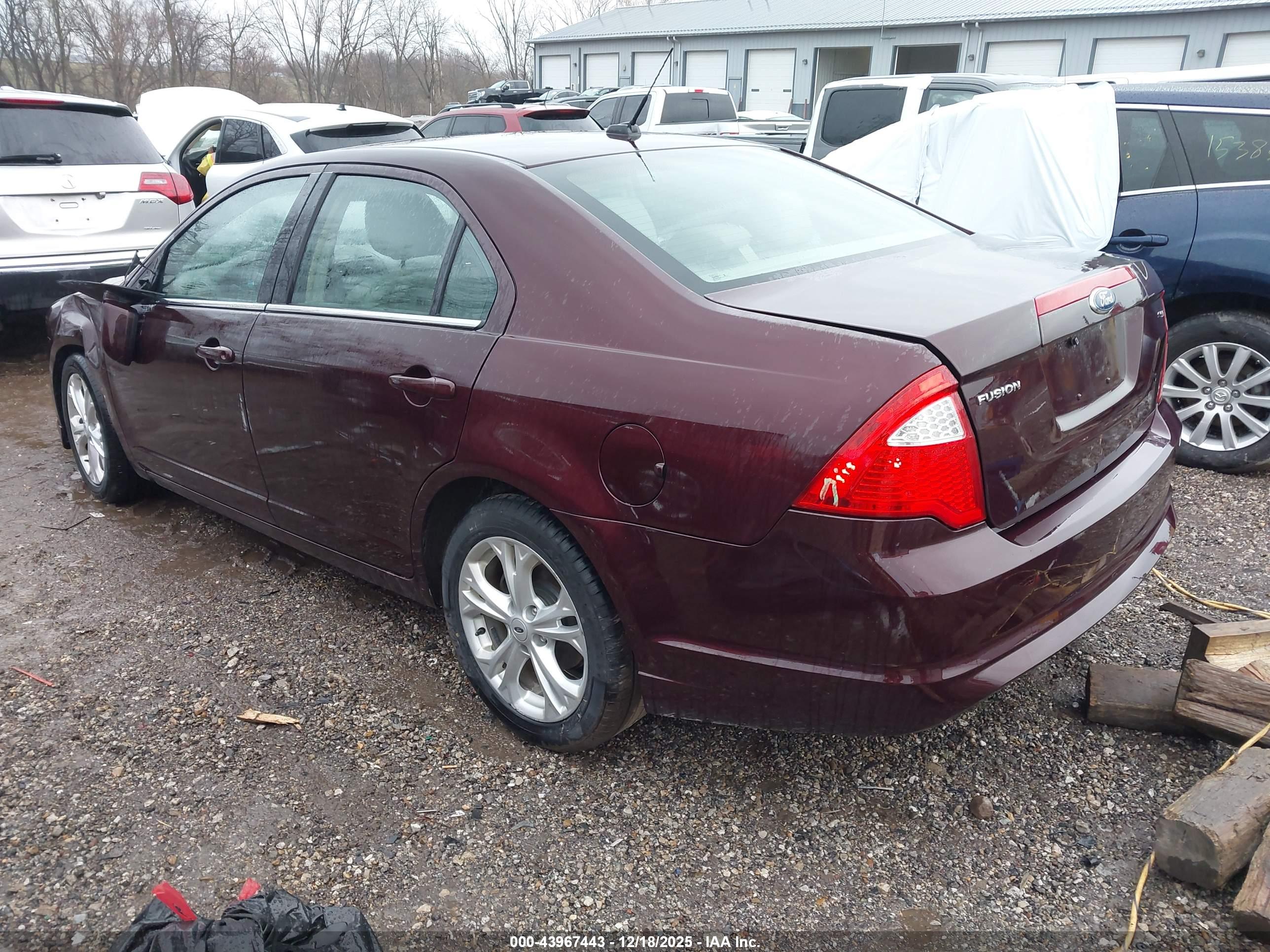 FORD FUSION image 3